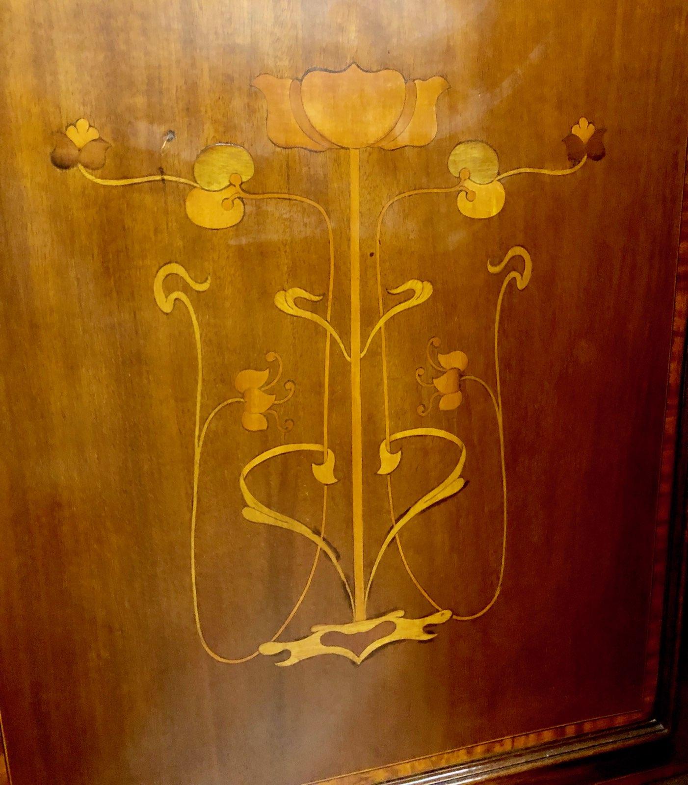 Antique English Inlaid Mahogany Art Nouveau Corner Cabinet In Good Condition In Charleston, SC