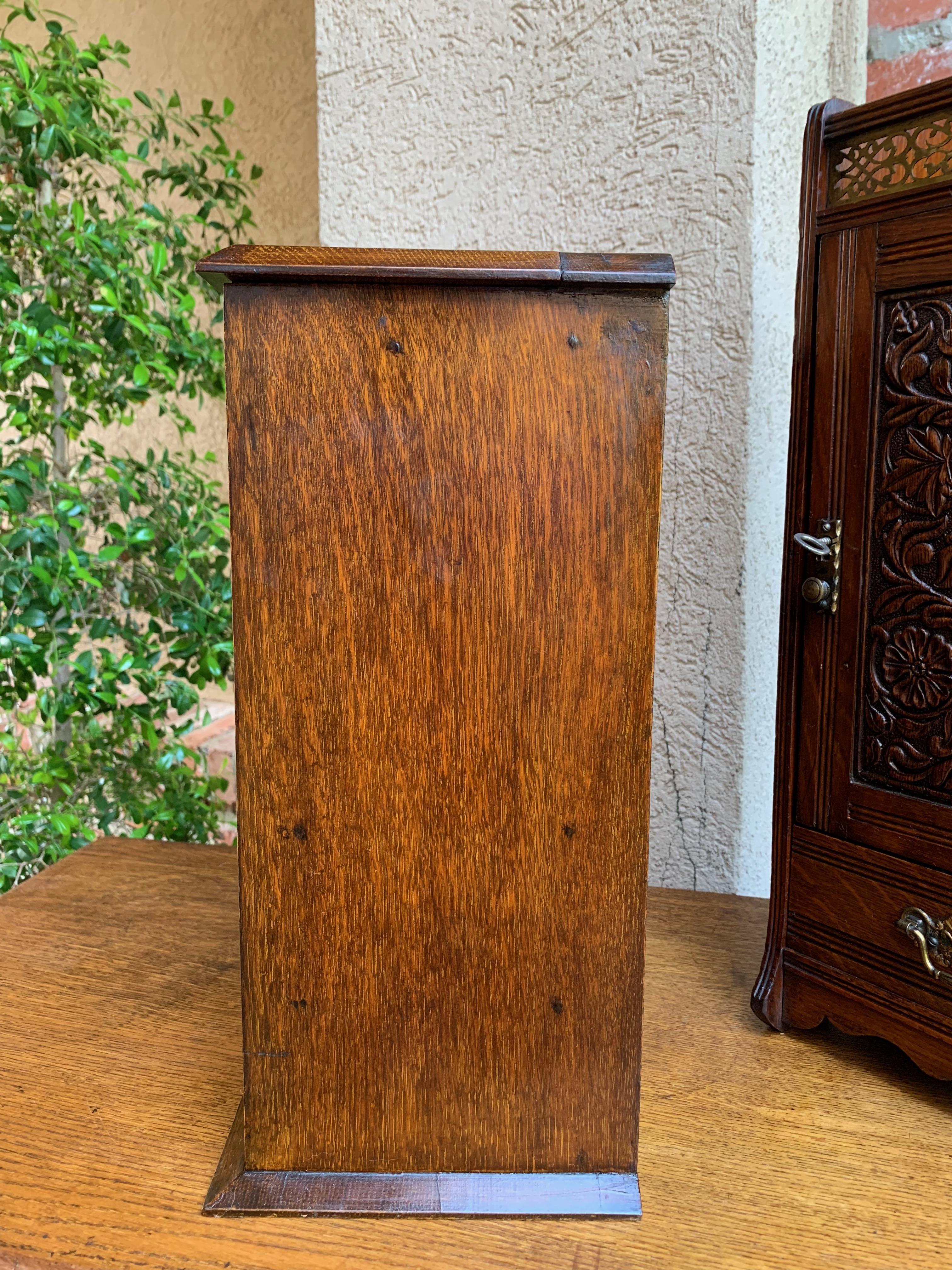 Antique English Inlaid Tiger Oak Pipe Smoke Cabinet Game Box Humidor, circa 1900 3