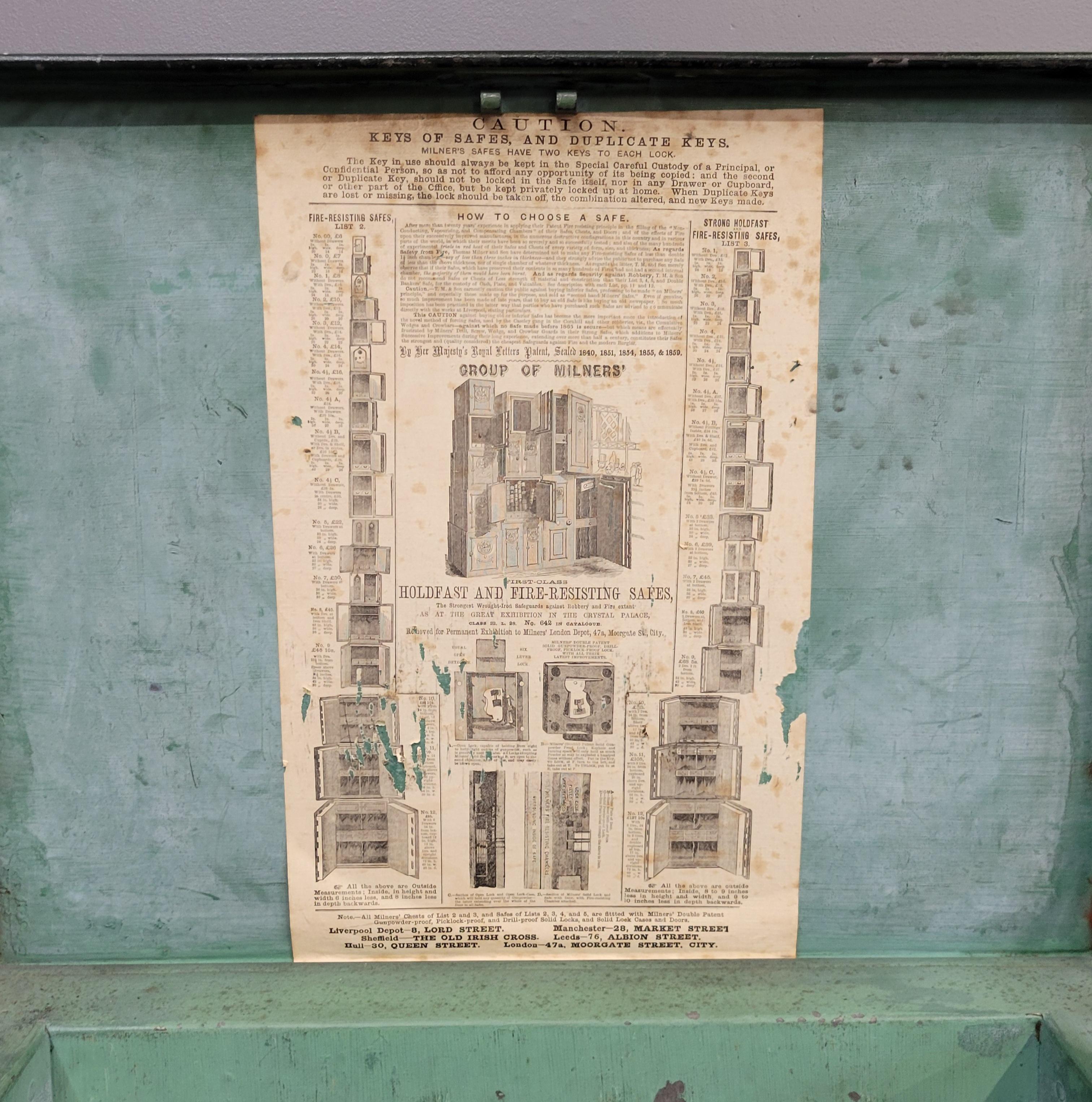 XIXe siècle Antique coffre-fort Milner's Patent Fire Resisting Safe peint en vert en vente
