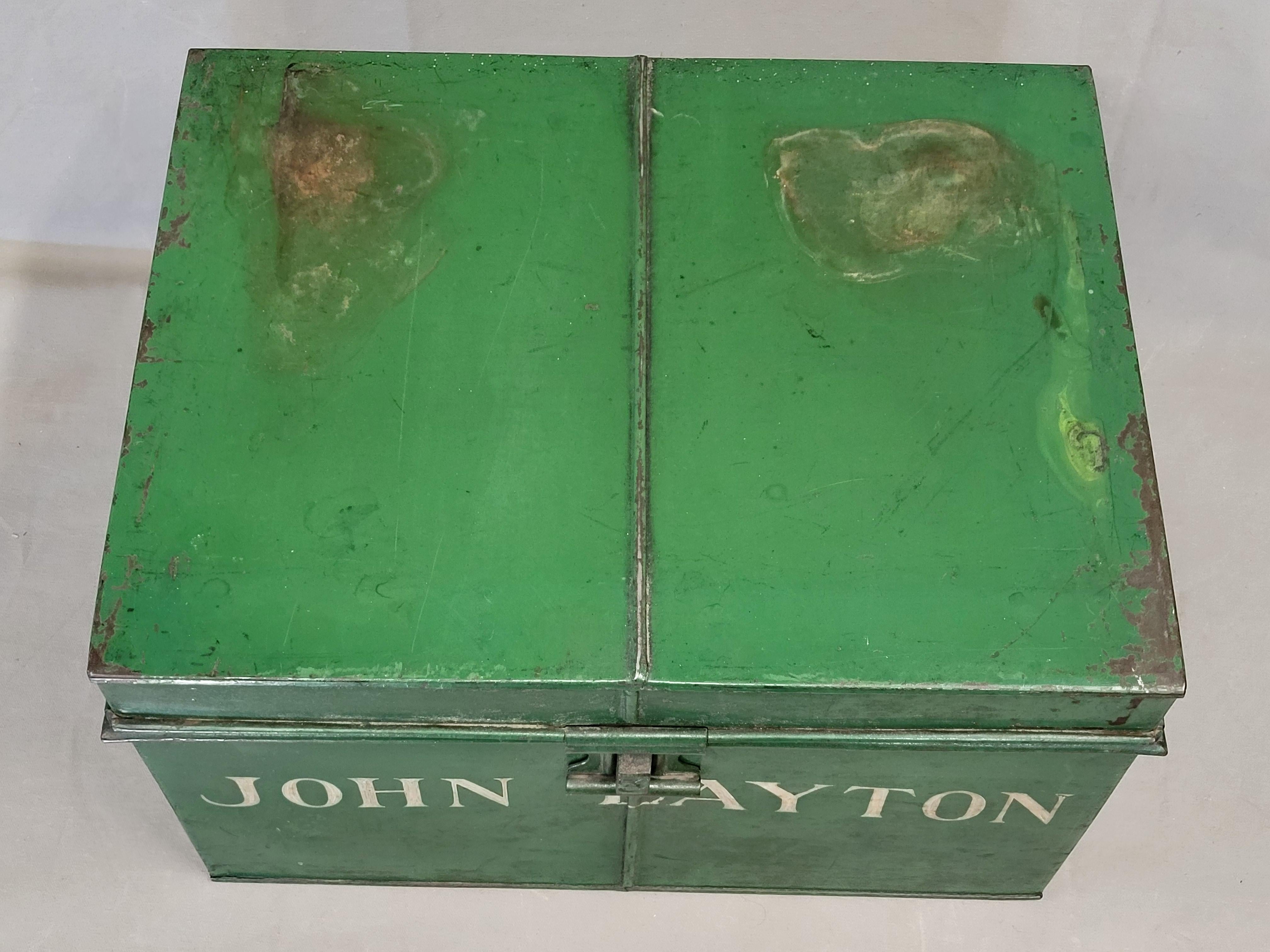 Britannique Ancienne boîte de Milner's strong en fer anglais avec inscription (RL) en vente