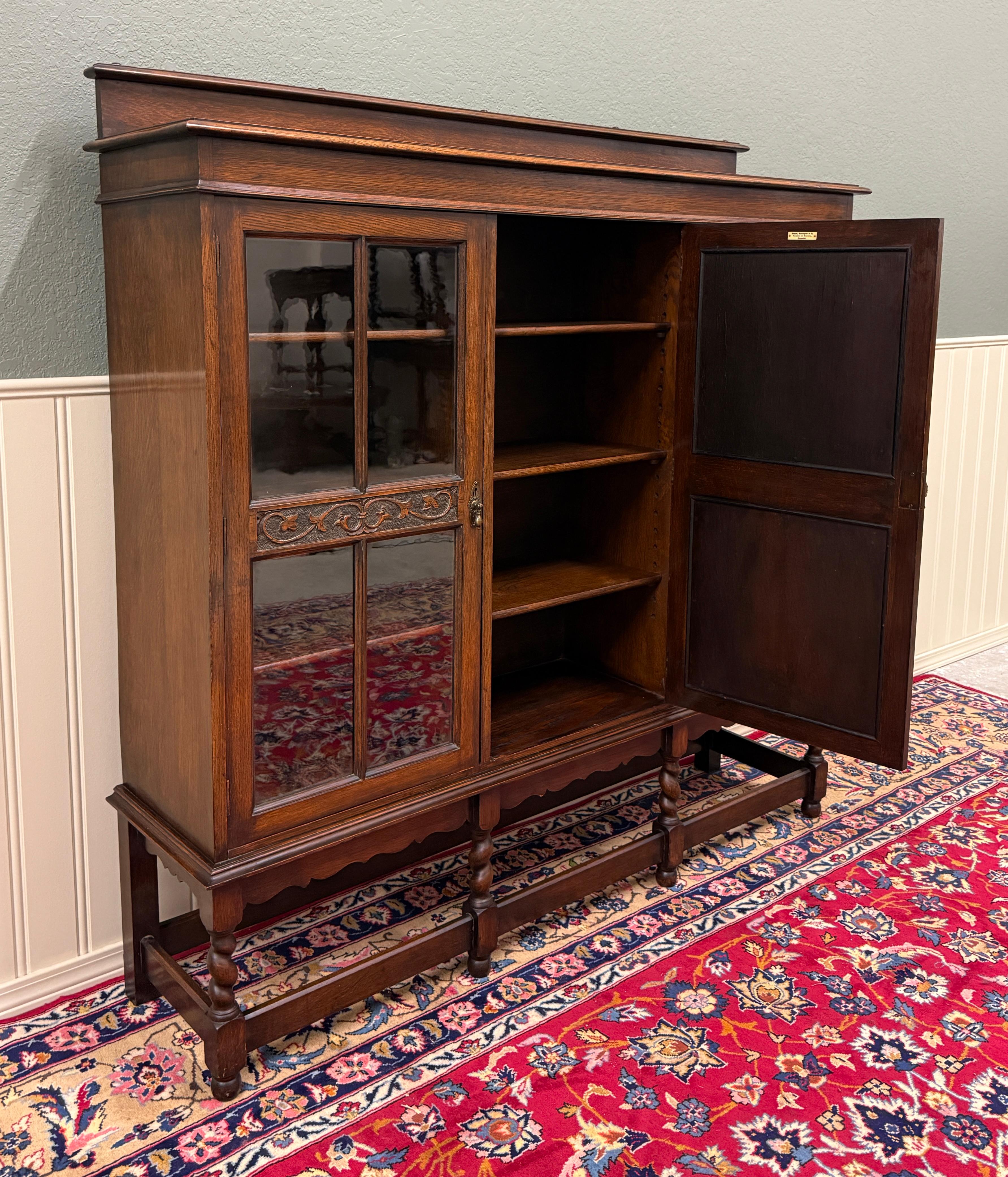 Ancienne bibliothèque anglaise jacobéenne Armoire verre ondulé Barley Twist Oak en vente 7