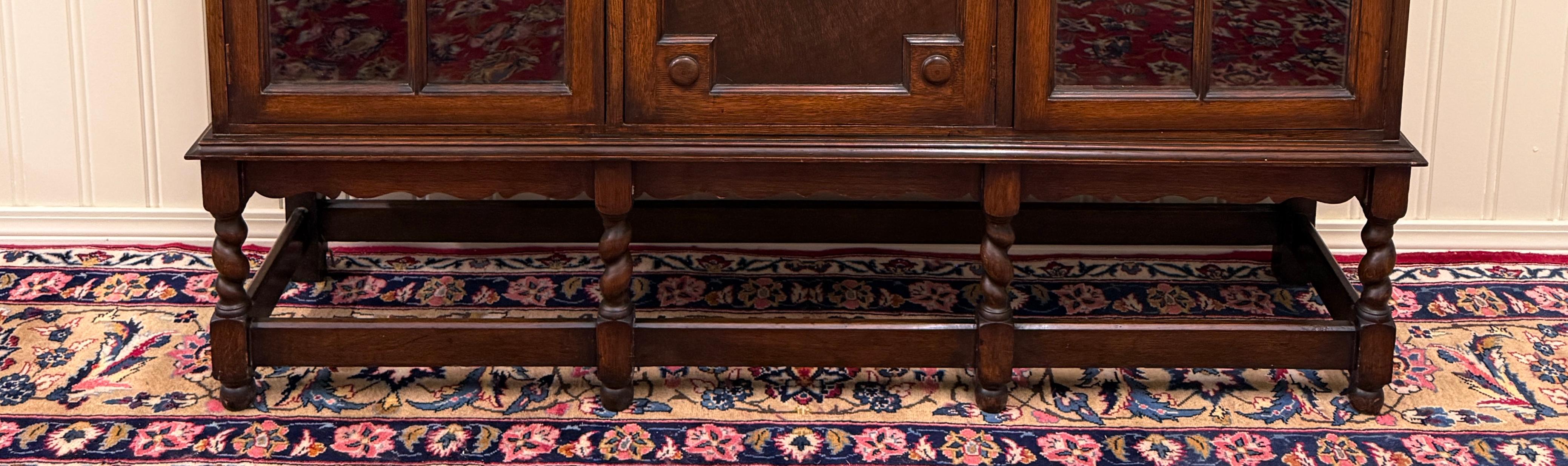 Ancienne bibliothèque anglaise jacobéenne Armoire verre ondulé Barley Twist Oak en vente 11