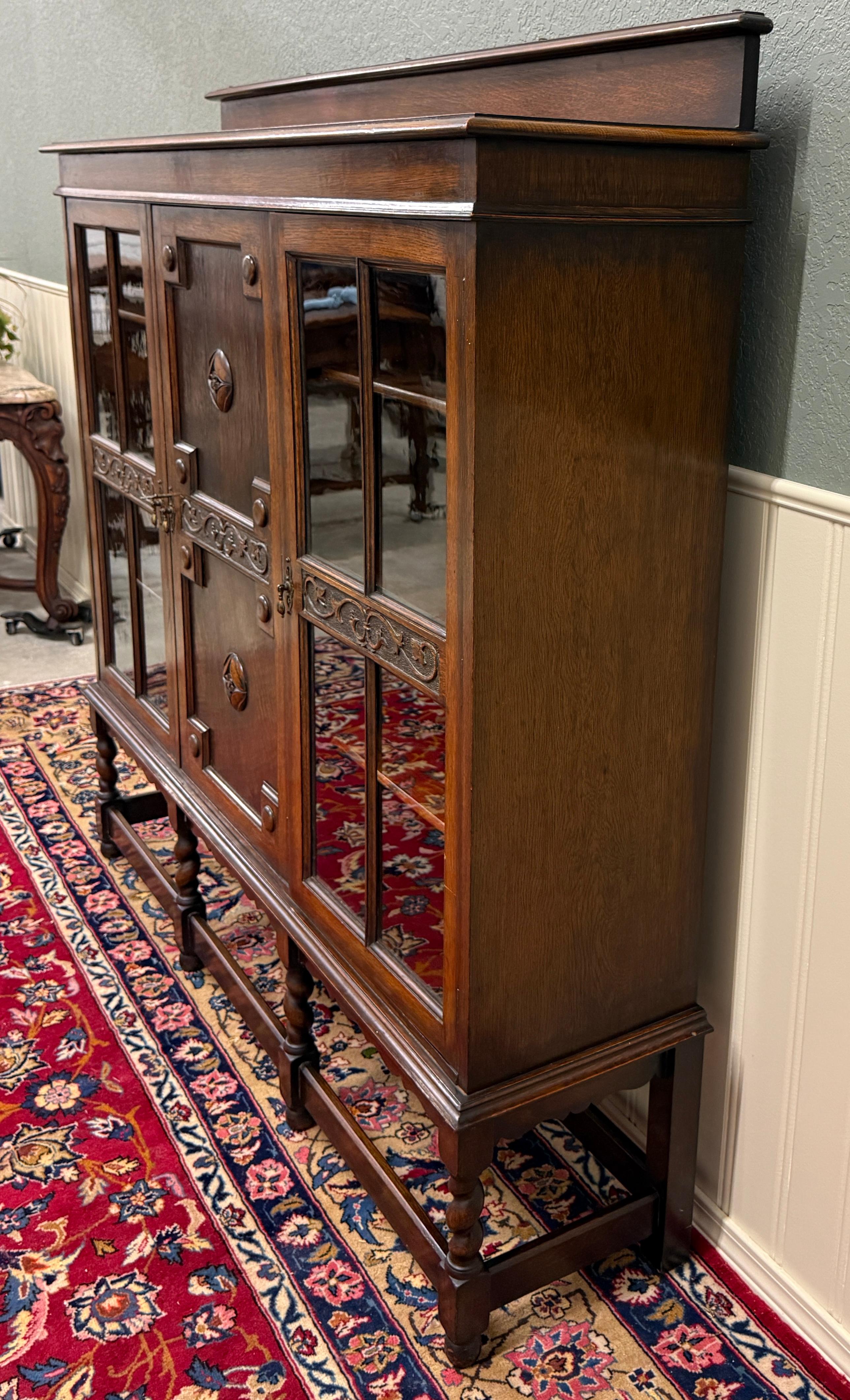 Verre Ancienne bibliothèque anglaise jacobéenne Armoire verre ondulé Barley Twist Oak en vente