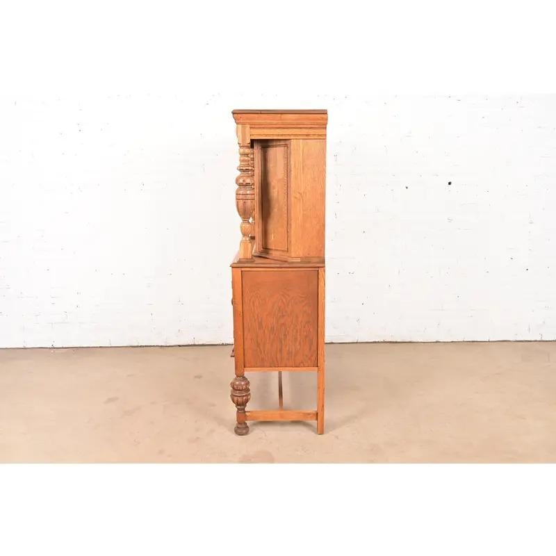 Antiker englischer jakobinischer Barschrank aus geschnitzter Eiche und Wurzelholz, CIRCA 1920 im Angebot 4