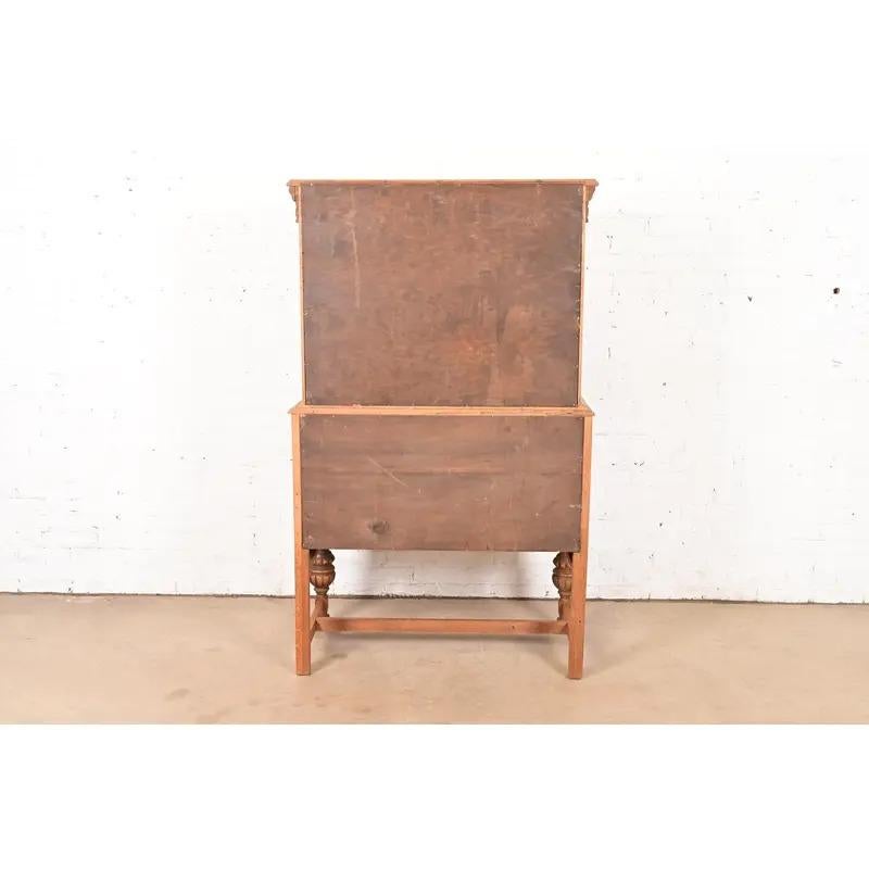 Antiker englischer jakobinischer Barschrank aus geschnitzter Eiche und Wurzelholz, CIRCA 1920 im Angebot 5