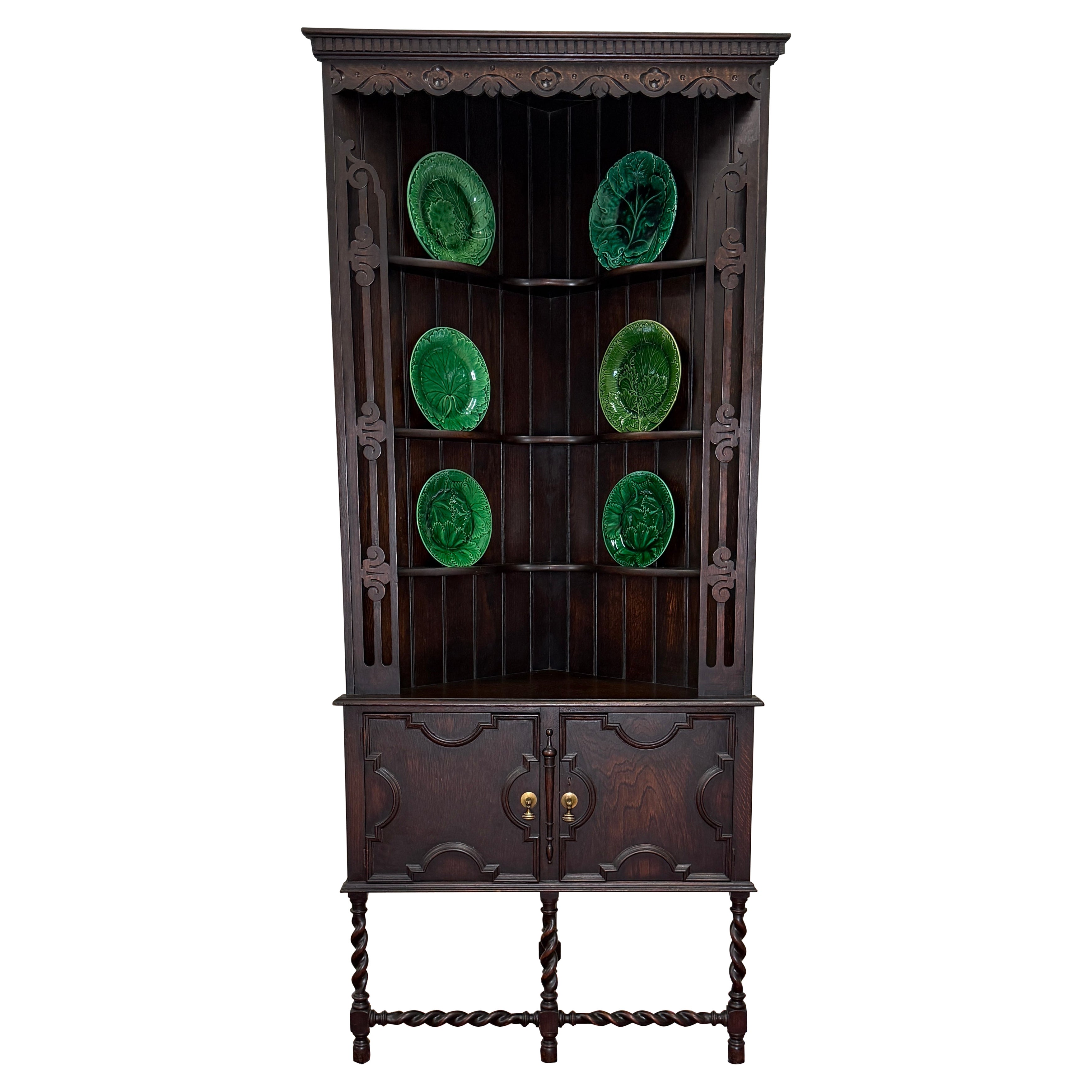 Antico mobile angolare giacobiano inglese con gambe a torsione d'orzo e chiave in Oak TALL 1920s in vendita