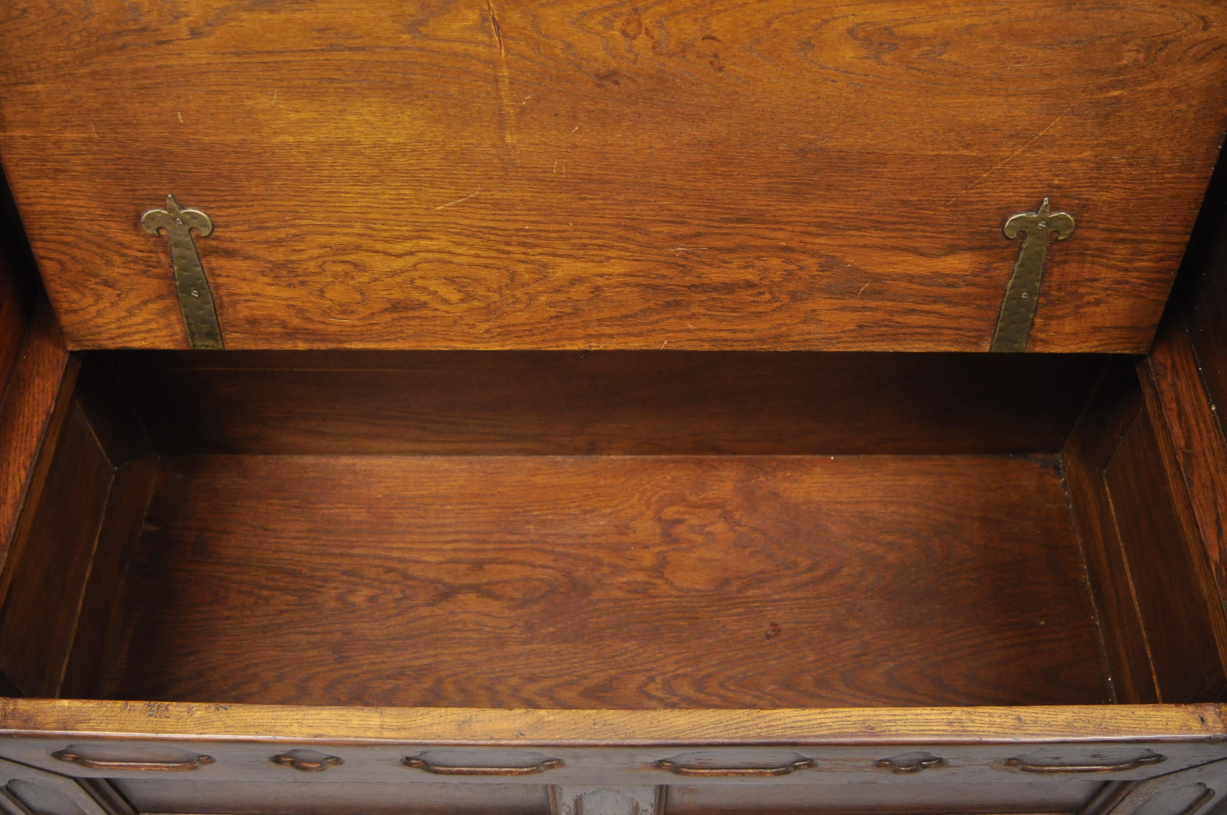 European Antique English Jacobean Renaissance Revival Oak Wood Pew Bench with Storage Lid