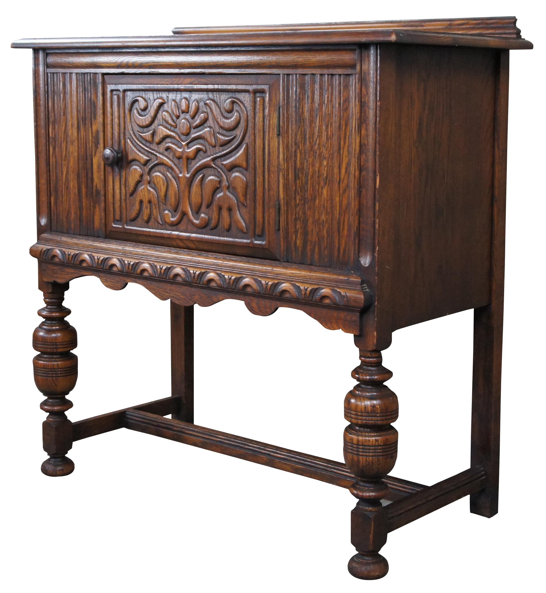 Antique English Jacobean Revival Oak Buffet Server Sideboard Console Drybar In Good Condition In Dayton, OH