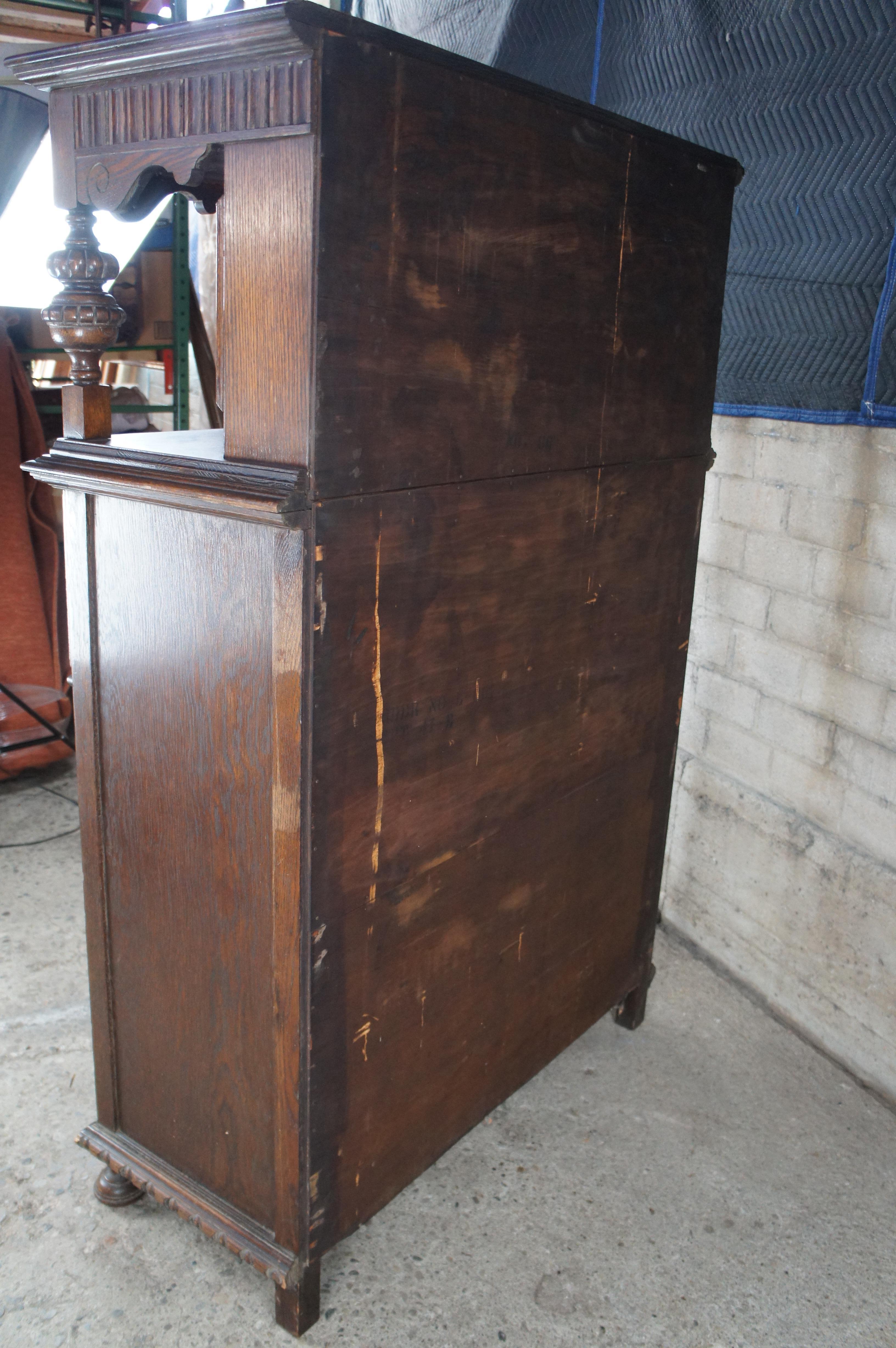 Antique English Jacobean Style Sculptured Court Cupboard Hutch Sideboard Dry Bar en vente 4
