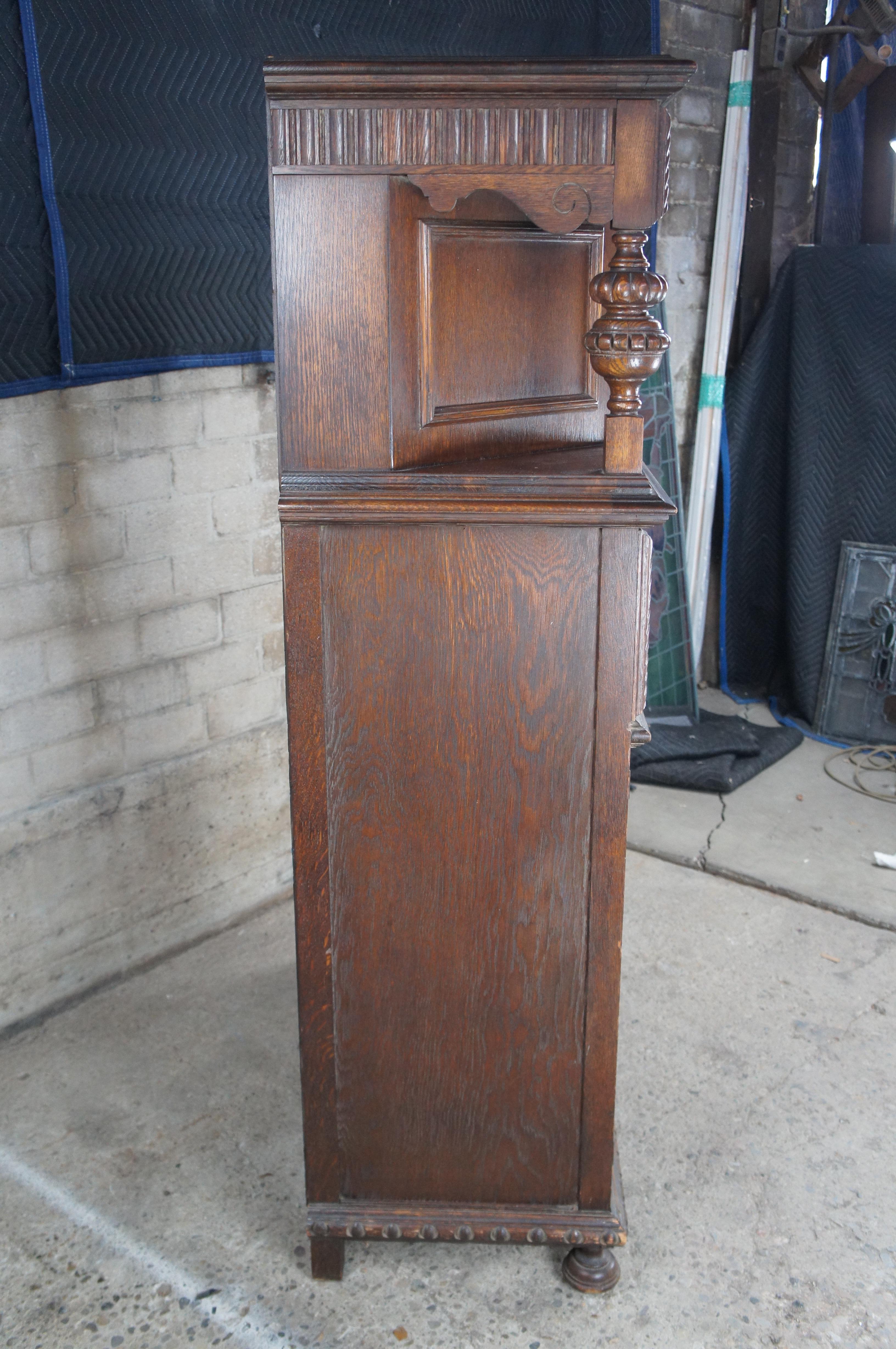 Antique English Jacobean Style Sculptured Court Cupboard Hutch Sideboard Dry Bar en vente 6