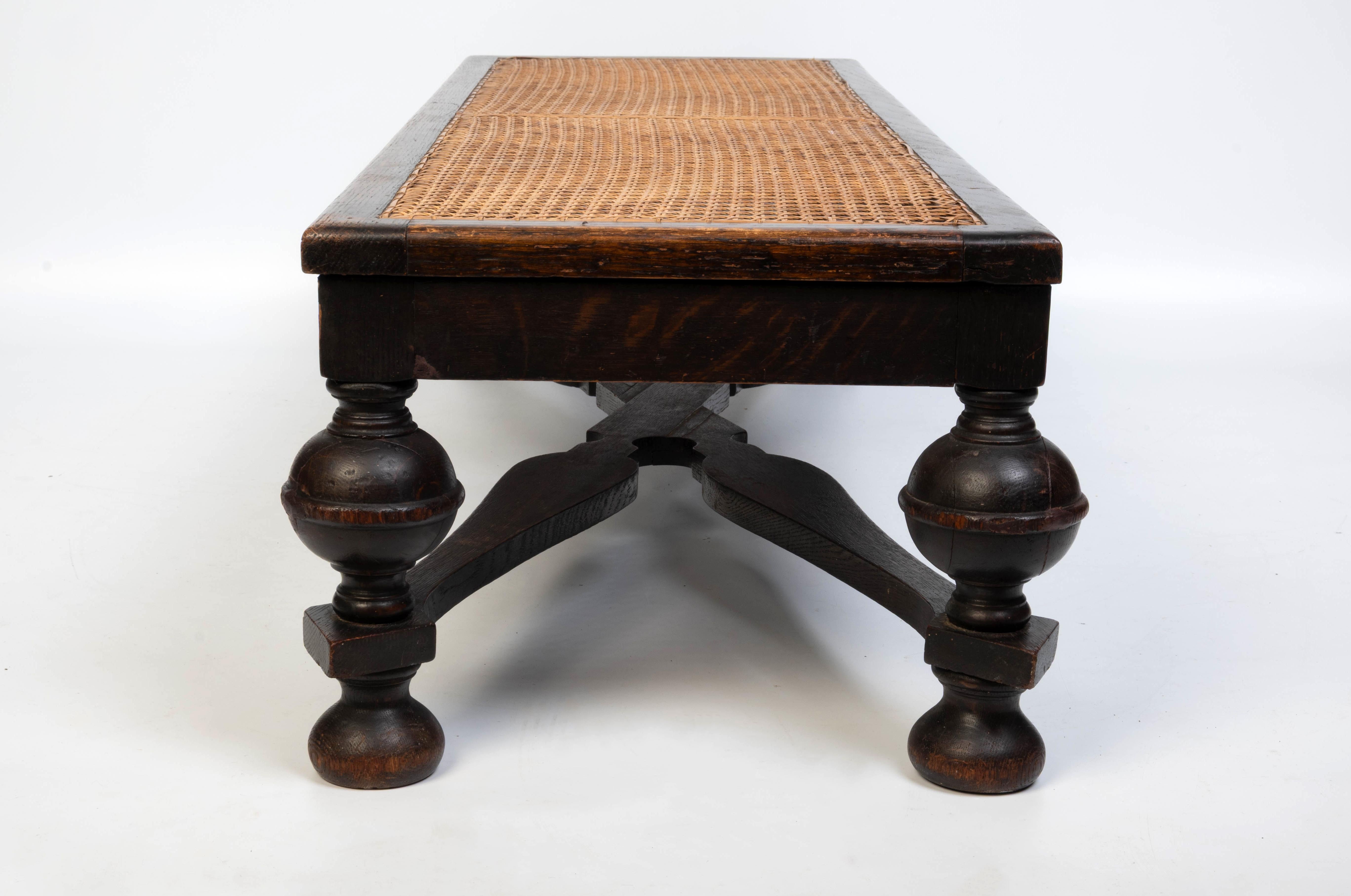 Antiguo Banco Taburete Largo Estilo Jacobeo Inglés De Roble Y Caña en venta 5