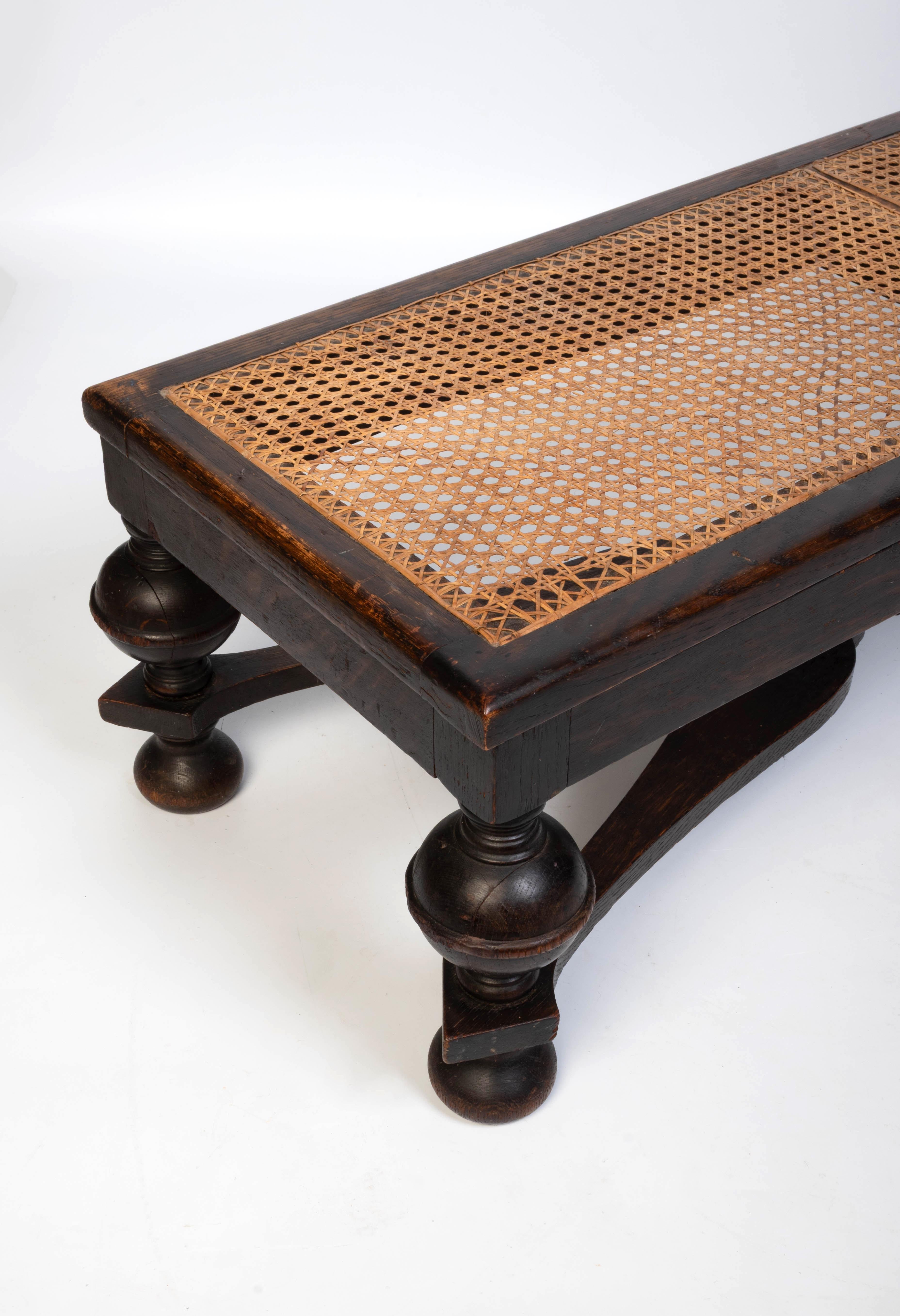 Antiguo Banco Taburete Largo Estilo Jacobeo Inglés De Roble Y Caña en venta 6