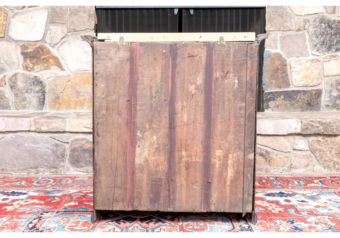 Antique English Jacobean Style Stained Oak Wall Cupboard (Armoire murale en chêne teinté) État moyen - En vente à Bridgeport, CT
