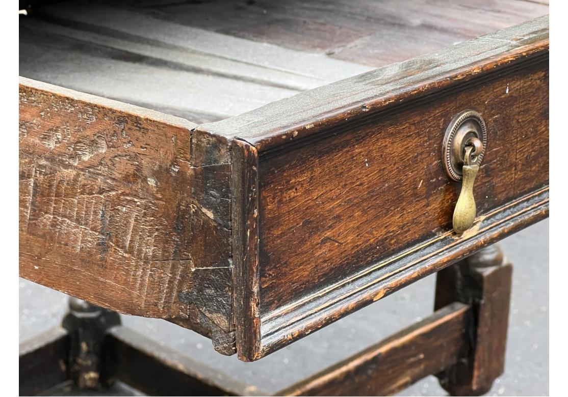 Antique English Jacobean Tavern Table Ca. 1700-1730 For Restoration In Distressed Condition For Sale In Bridgeport, CT