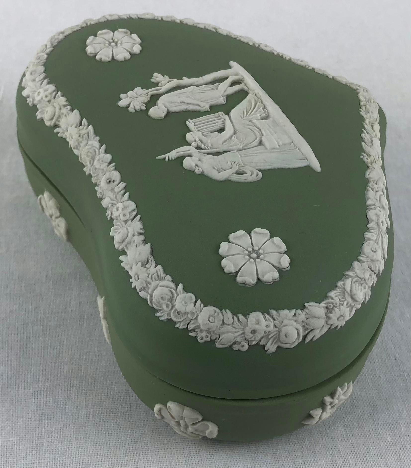 Néoclassique Ancienne boîte à bijoux ou à bijoux anglaise en jaspe vert pâle en vente