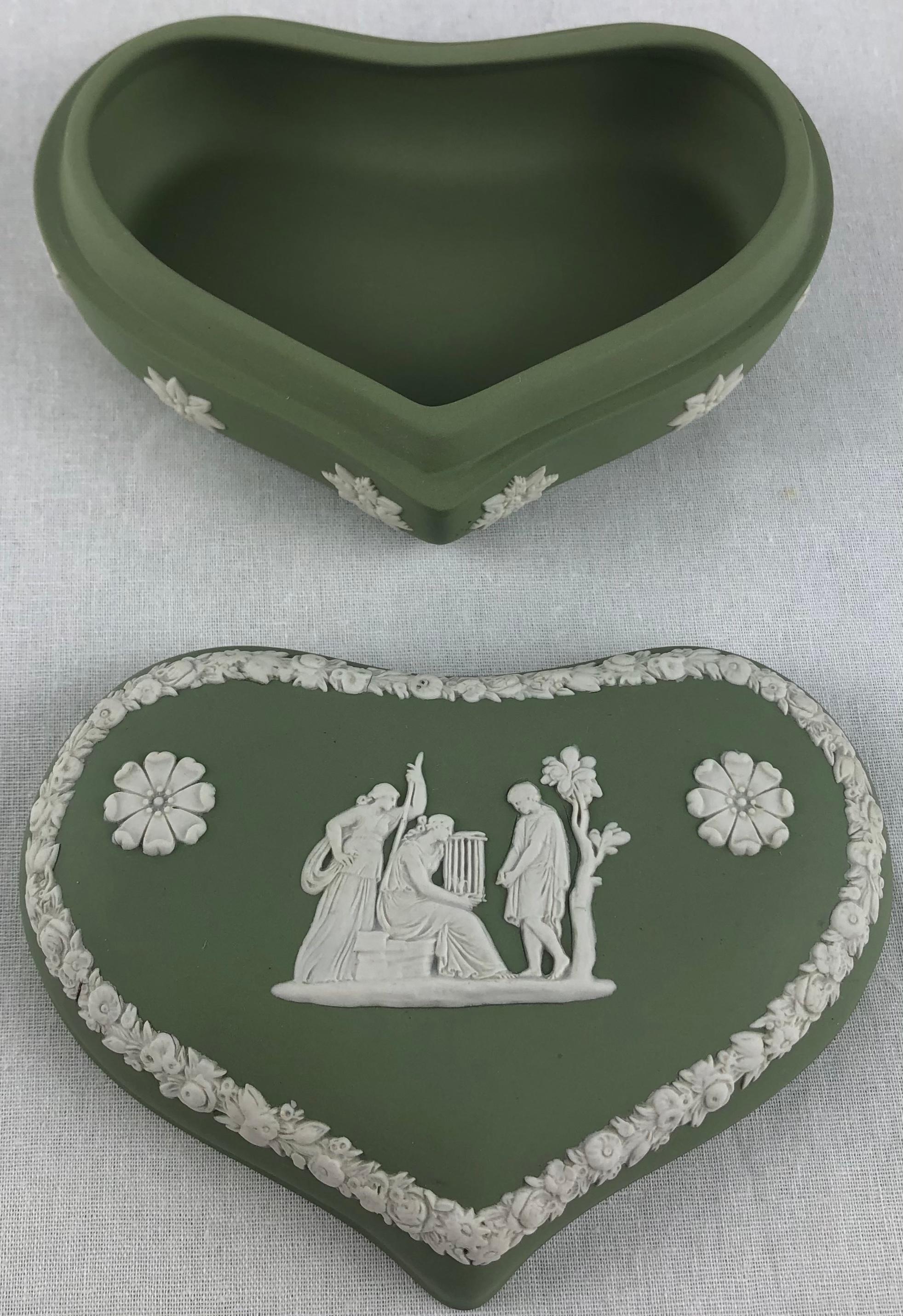 wedgwood heart shaped trinket box