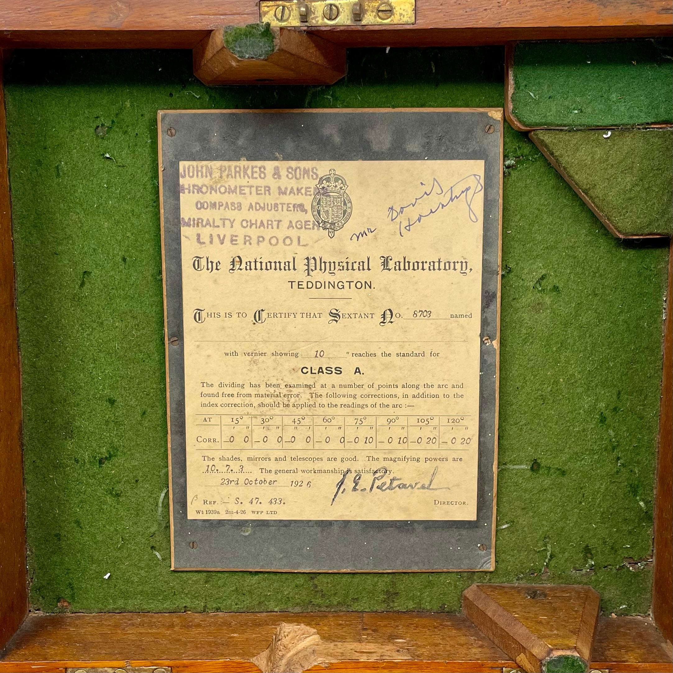 Antico sestante inglese John Parks & Sons in ottone con custodia originale, anni '20 circa. 3