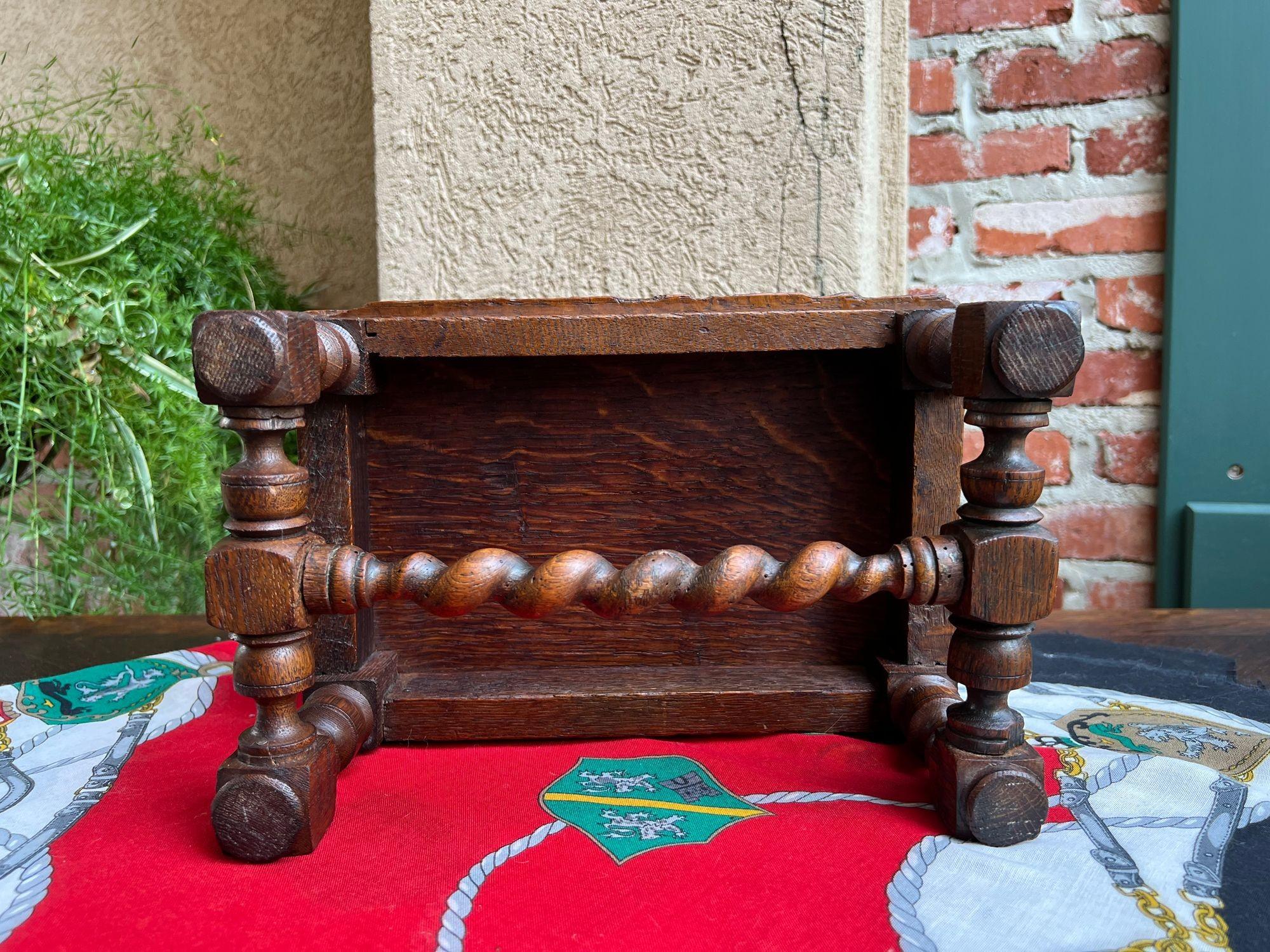 Antike englische Kettle Stand Fußhocker Barley Twist geschnitzt Eiche Display Hocker im Angebot 4