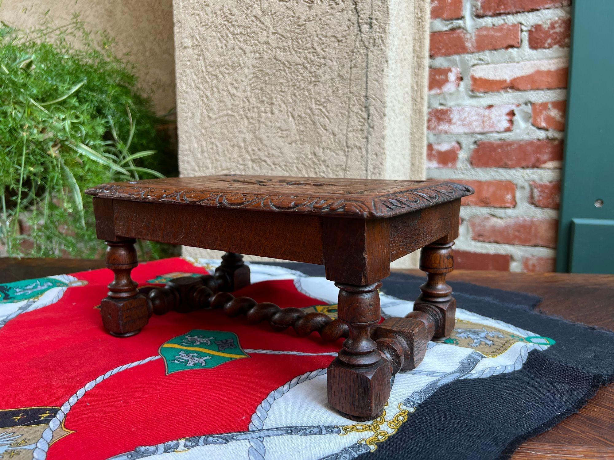 Antike englische Kettle Stand Fußhocker Barley Twist geschnitzt Eiche Display Hocker im Angebot 6