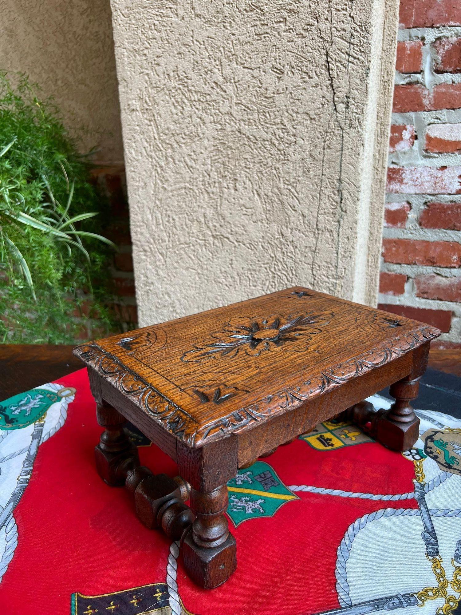 Antike englische Kettle Stand Fußhocker Barley Twist geschnitzt Eiche Display Hocker im Angebot 7