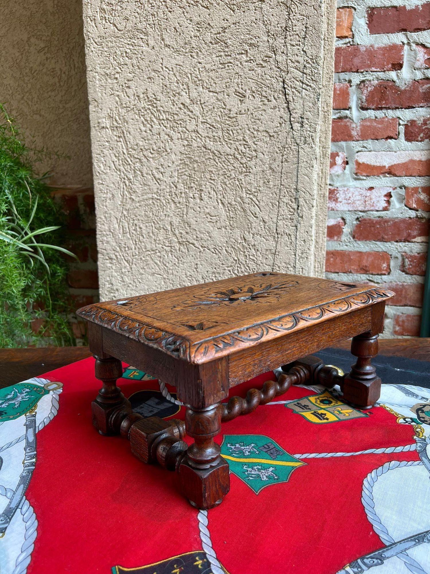 Antike englische Kettle Stand Fußhocker Barley Twist geschnitzt Eiche Display Hocker im Angebot 9