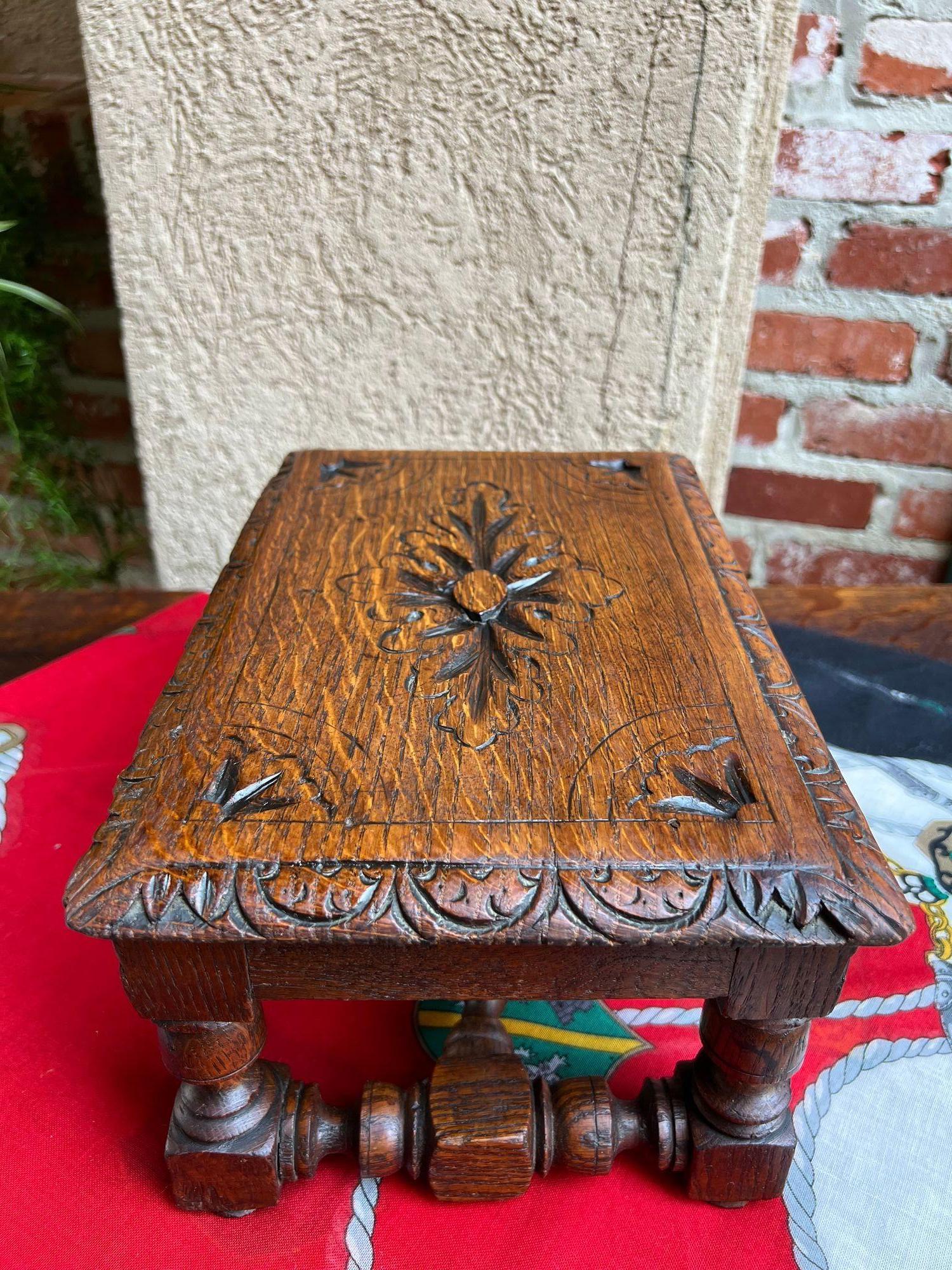 Antike englische Kettle Stand Fußhocker Barley Twist geschnitzt Eiche Display Hocker im Angebot 10