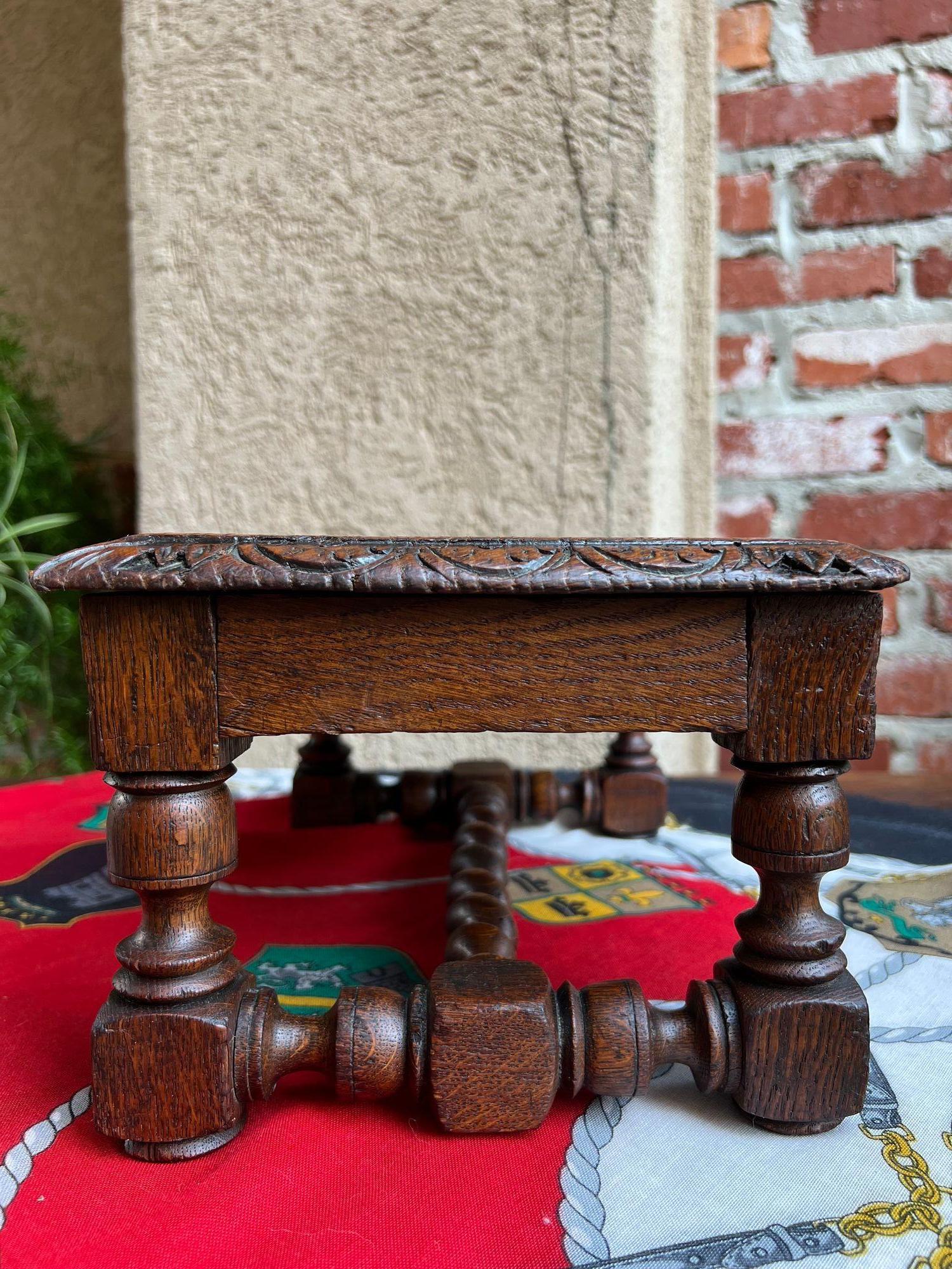 Antike englische Kettle Stand Fußhocker Barley Twist geschnitzt Eiche Display Hocker (Eichenholz) im Angebot