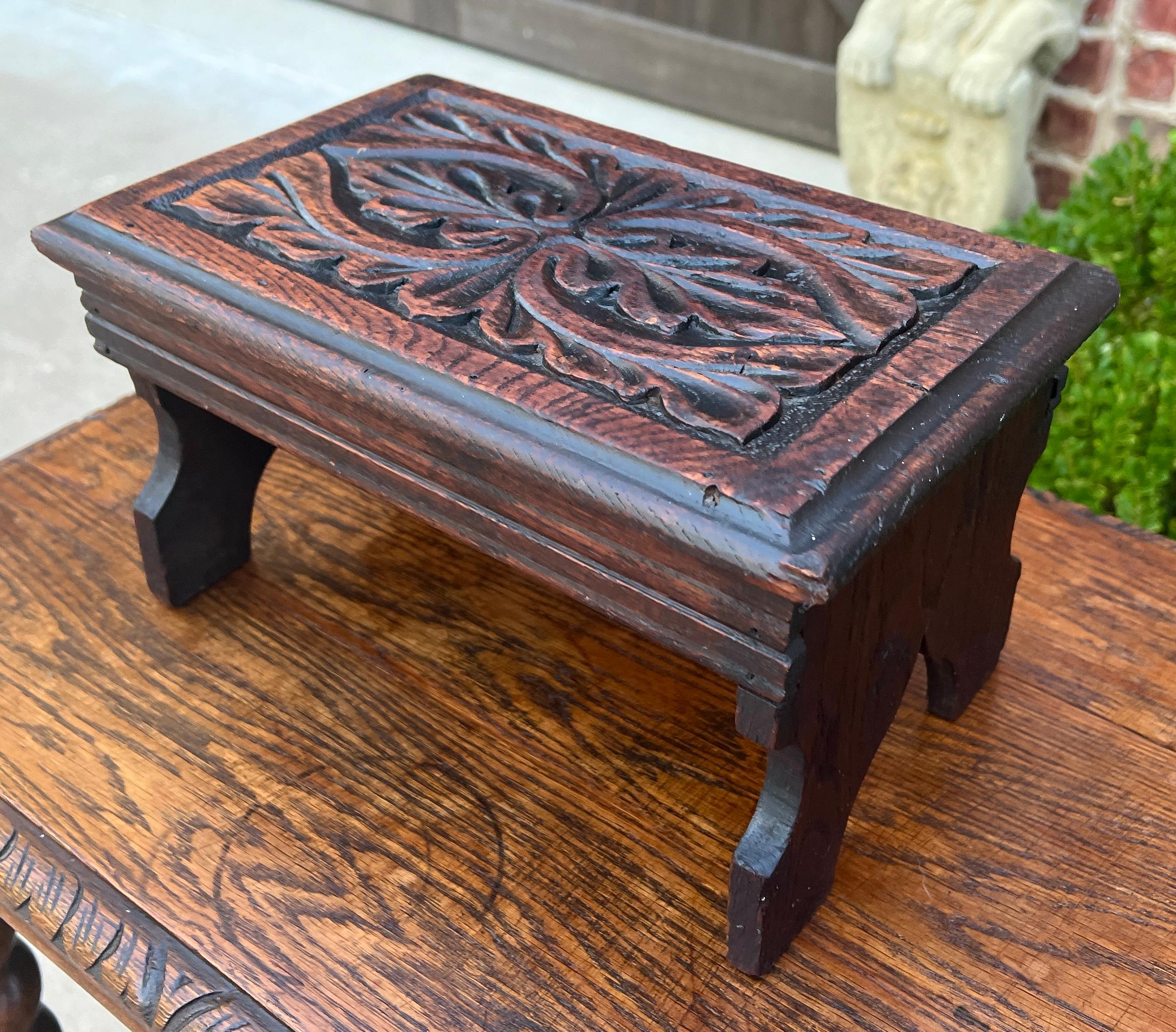 CHARMING Antique English Carved Oak Kettle Stand Small Footstool Bench

Classic British flair carved oak decorator piece~~great for displaying copper kettles

7