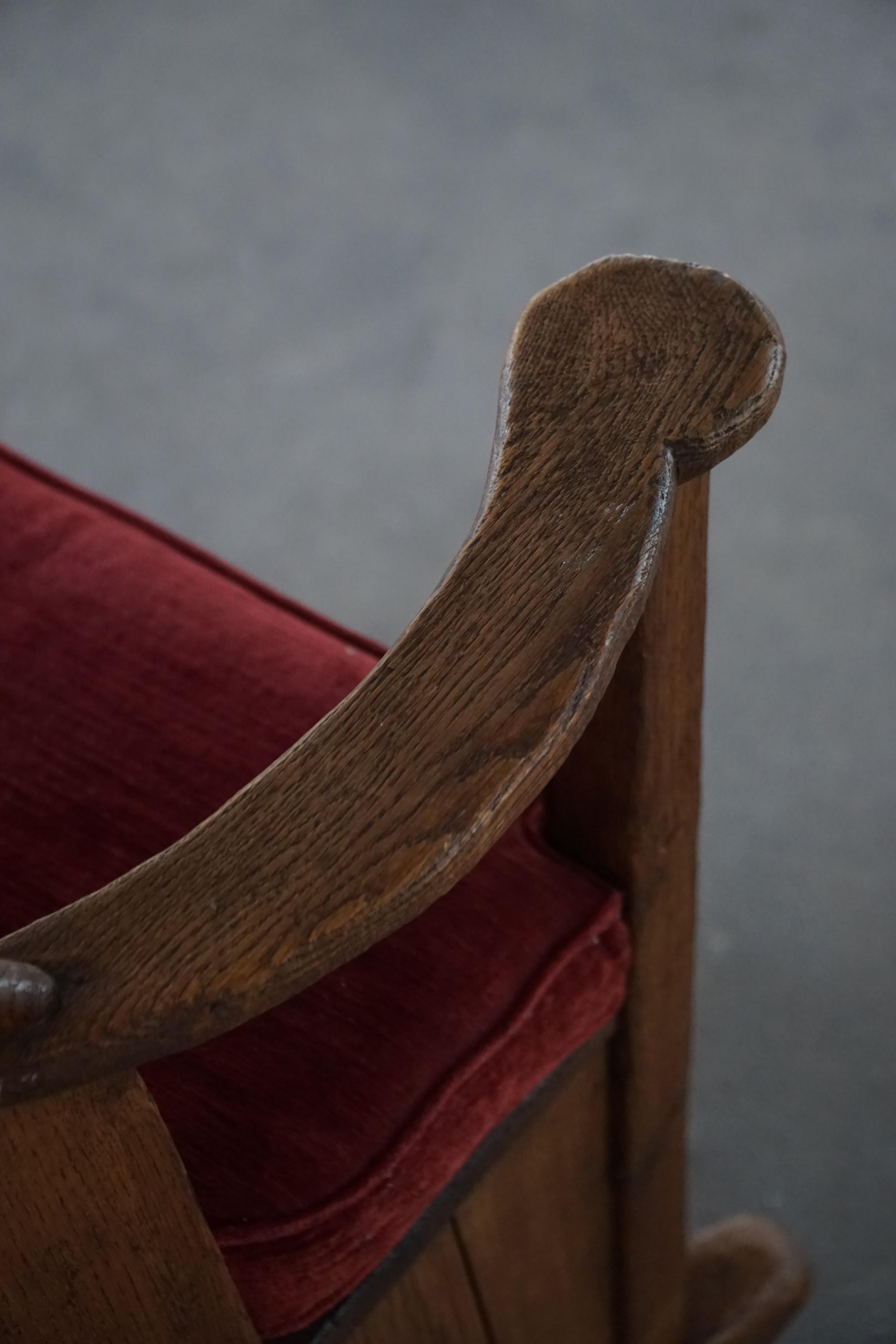 Chêne Ancienne chaise à bascule en agneau anglais avec tapisserie en velours rouge, 19e siècle en vente