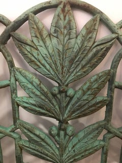Antique English Late 19th Century Green Cast Iron Laurel Leaves Garden Bench