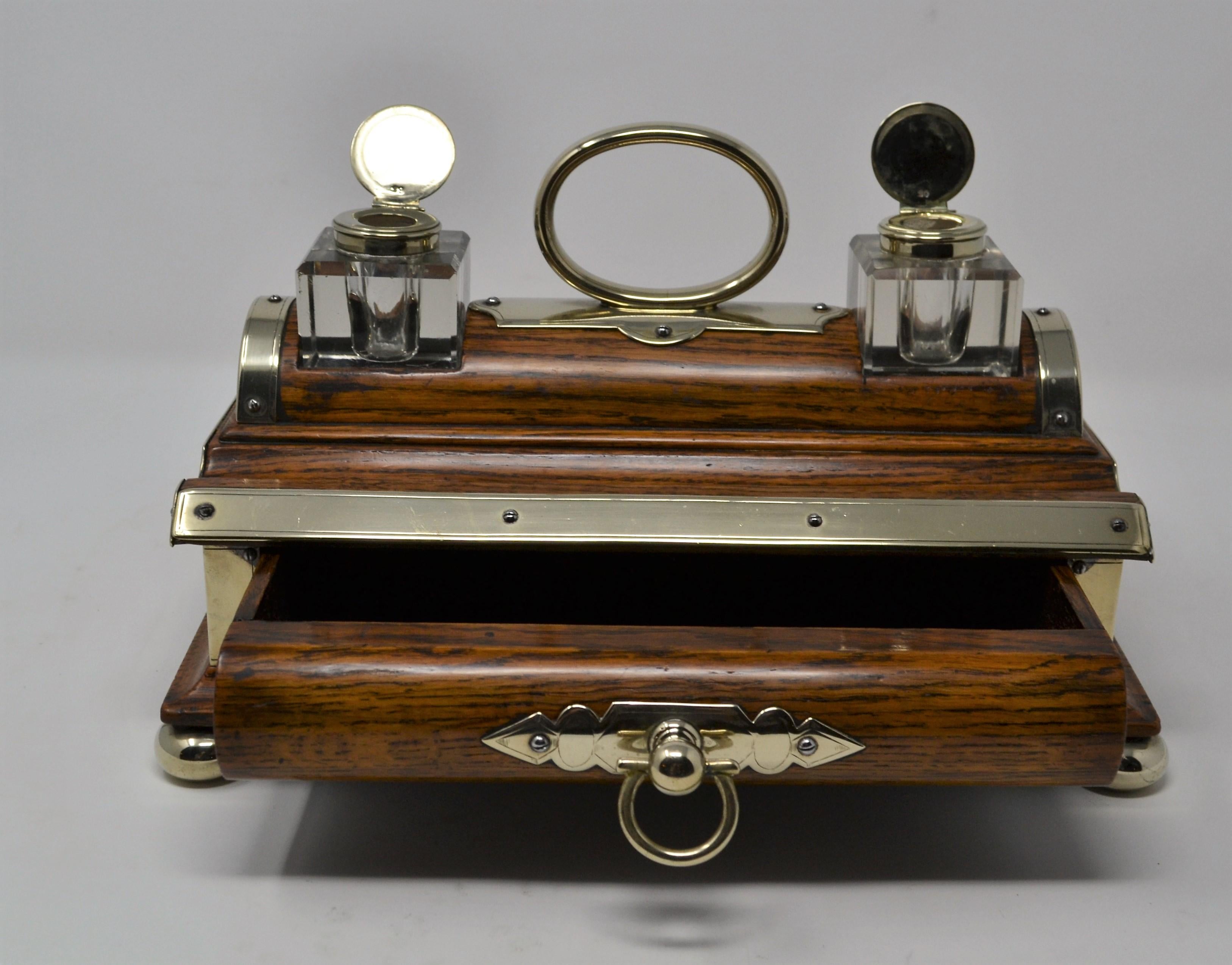 Antique English Late 19th Century Unusual Elm Double Inkstand with Drawer In Good Condition In New Orleans, LA
