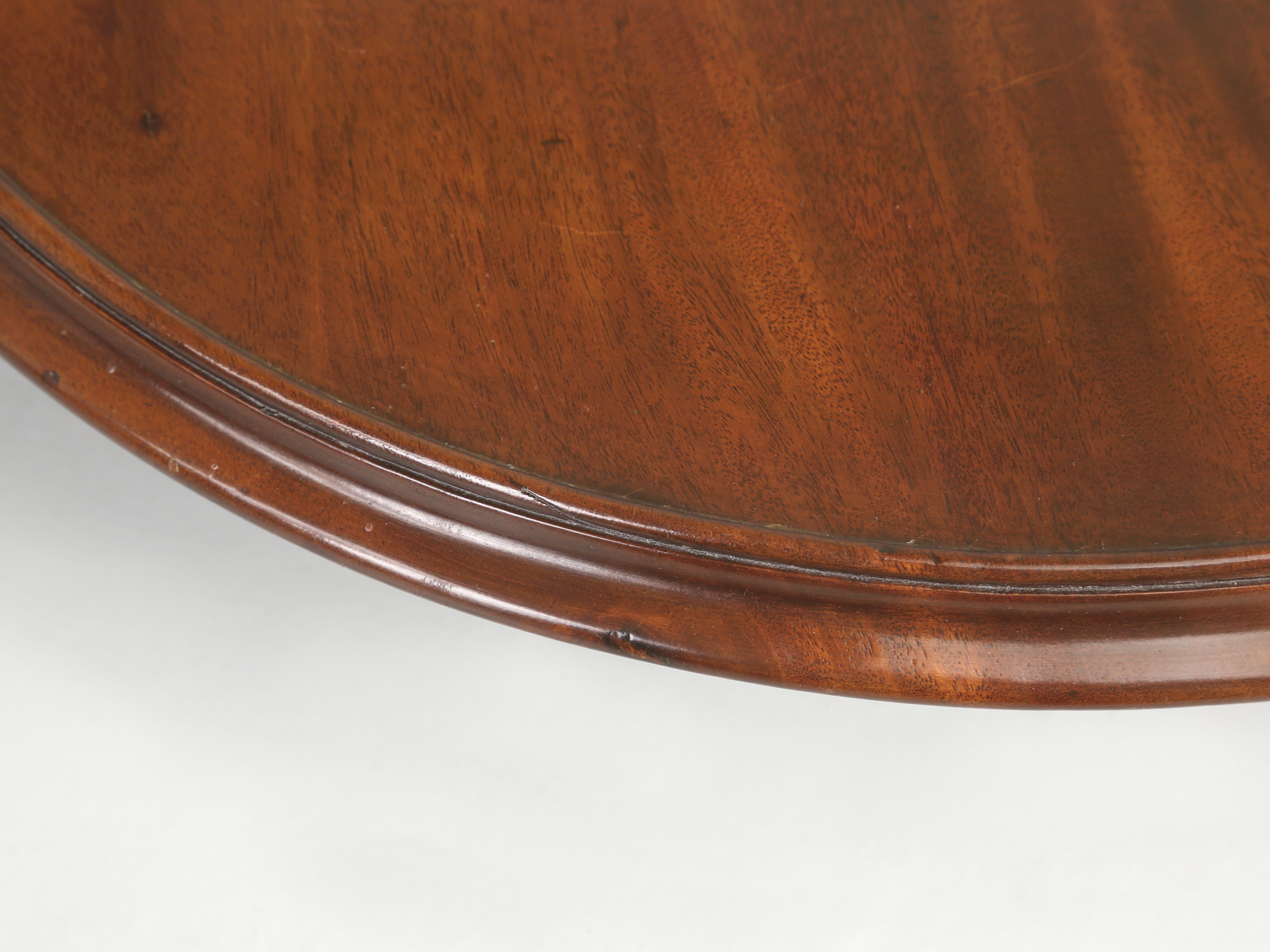 Antique English Lazy Susan Made of Solid Mahogany c1800's, Beautifully Restored In Good Condition For Sale In Chicago, IL