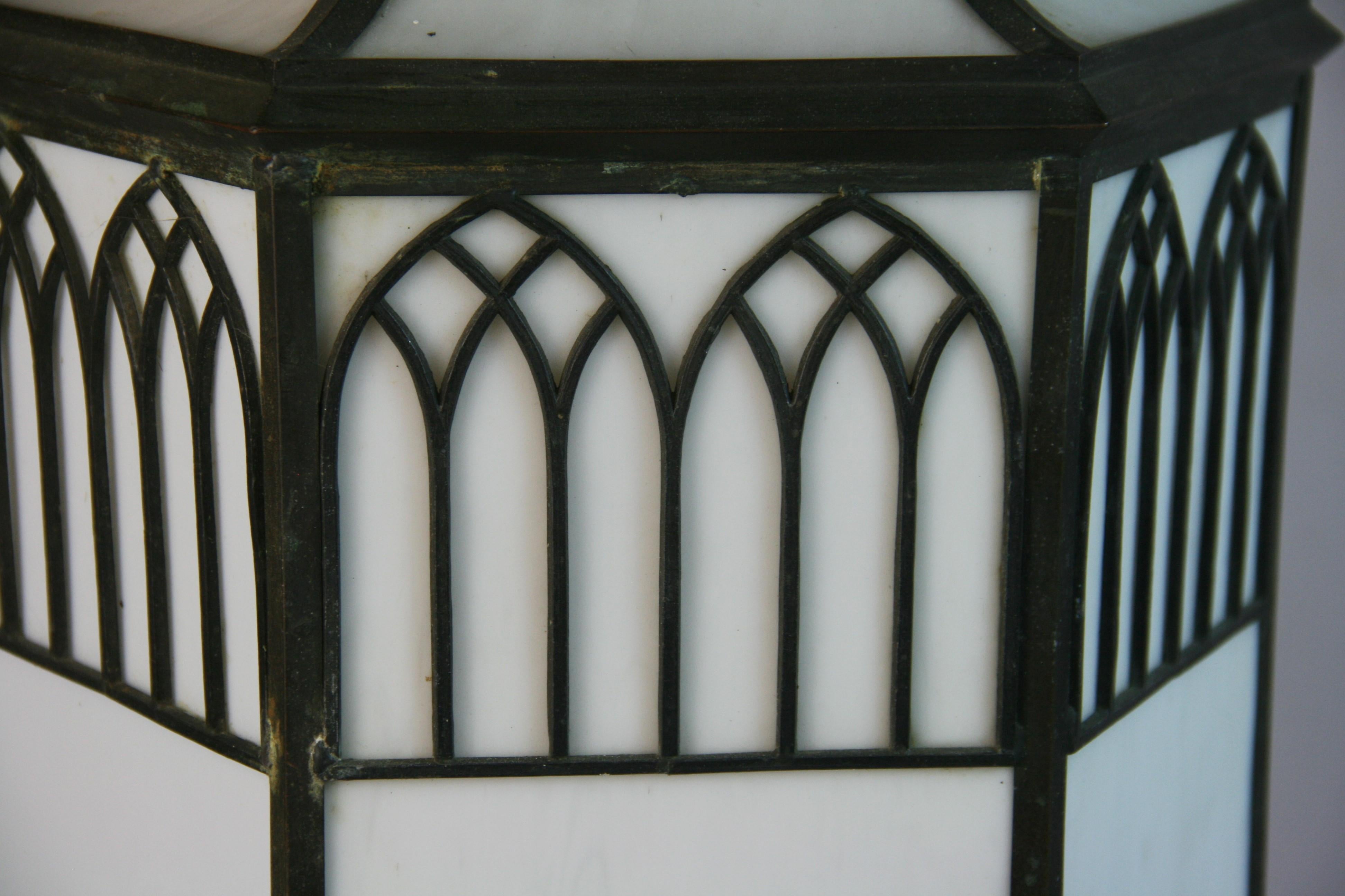 Plomada inglesa antigua  Colgante de cristal curvado sobredimensionado en venta 2