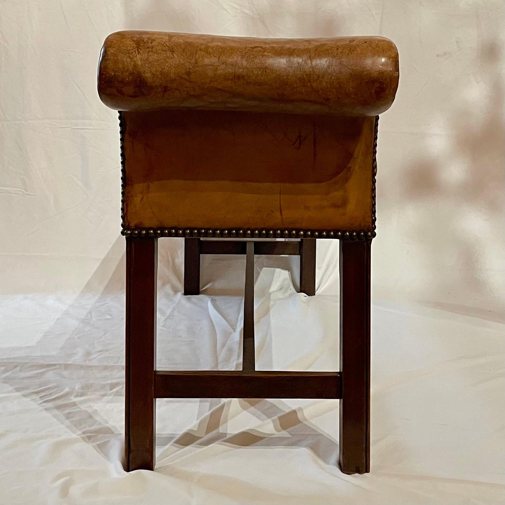 Antica panca inglese in pelle con pelle nuova, circa 1890. in vendita 1