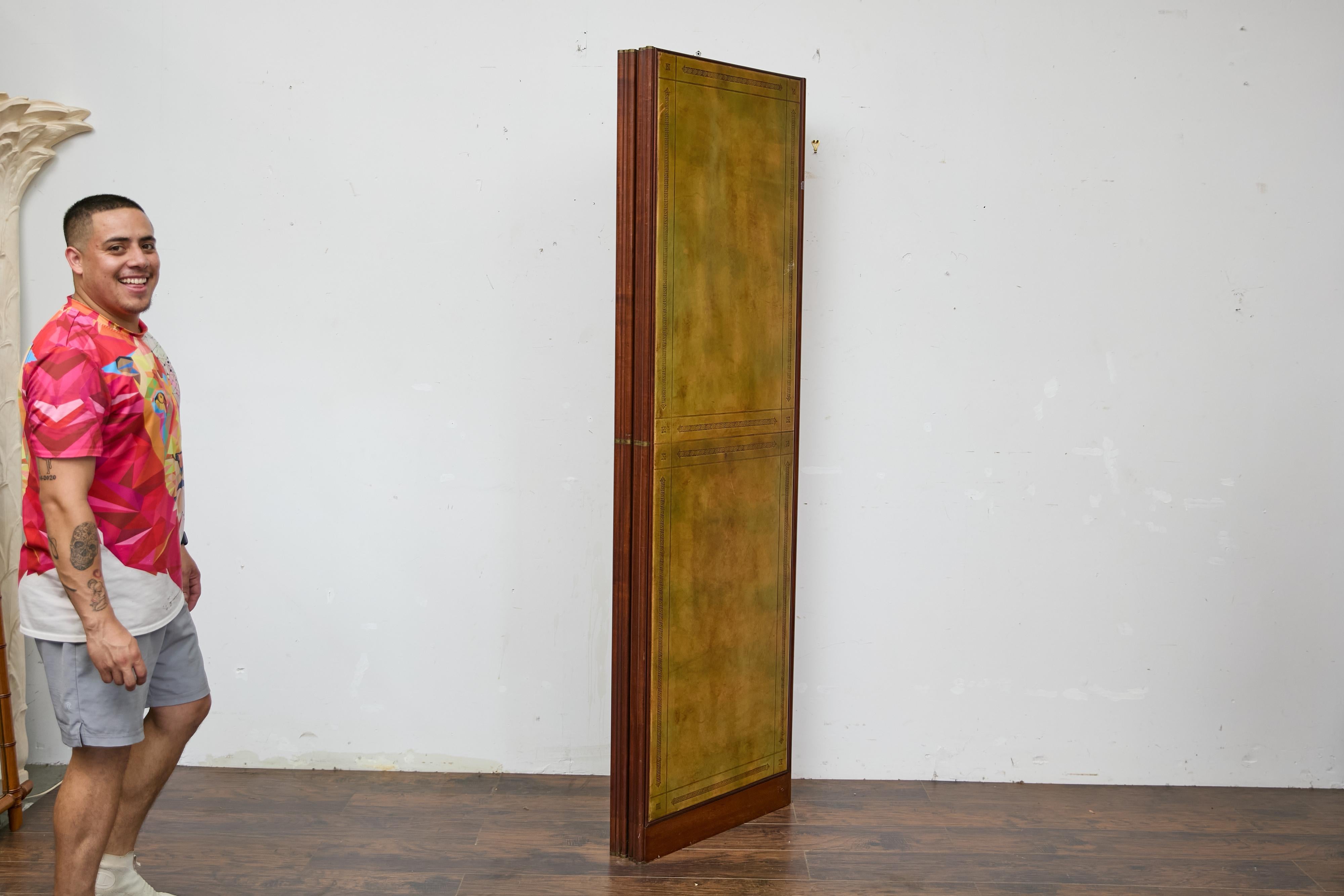 Antique English Leather Four-Panel Room Divider, Early 1900s Decorative Screen For Sale 12