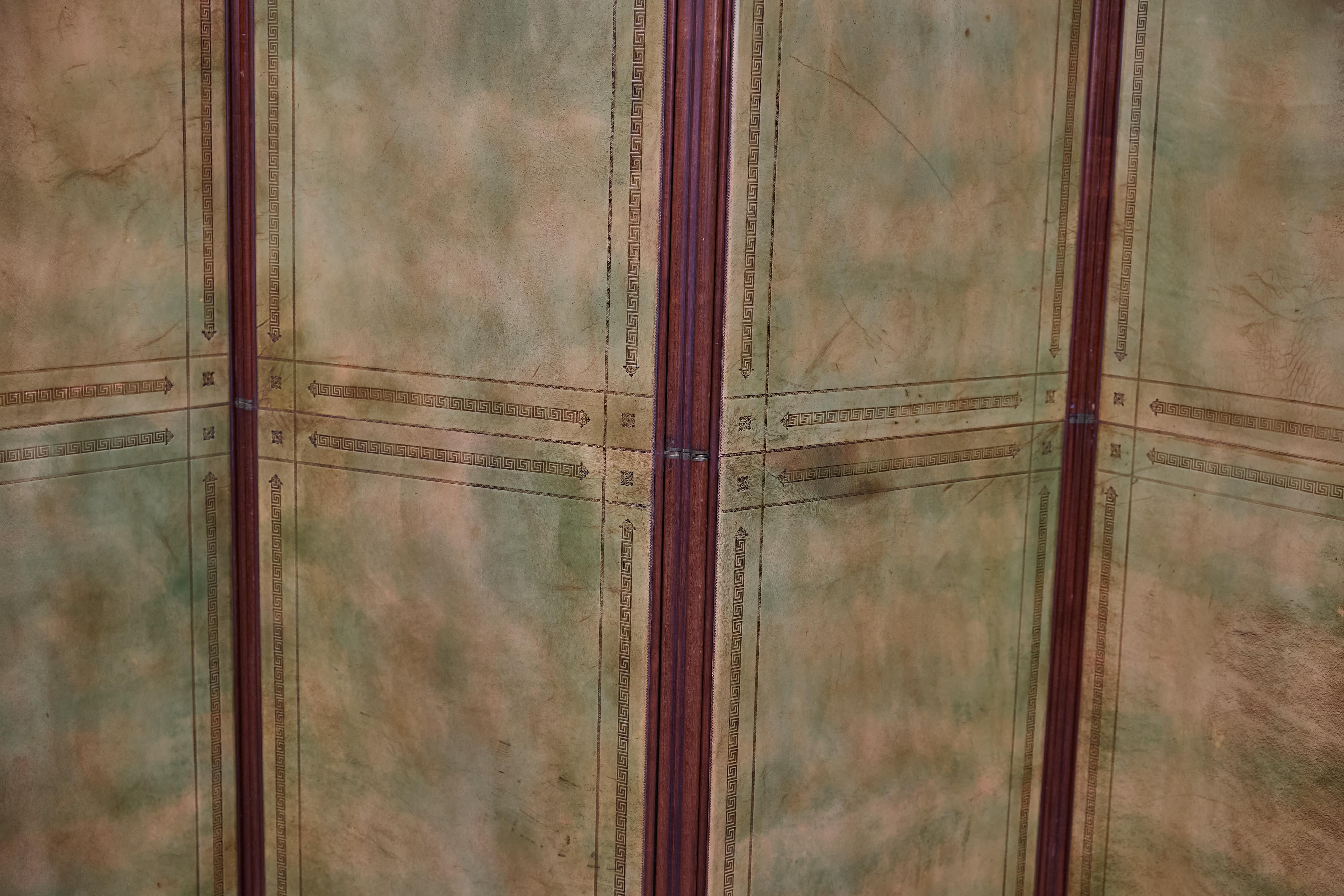 Antique English Leather Four-Panel Room Divider, Early 1900s Decorative Screen In Good Condition For Sale In Atlanta, GA