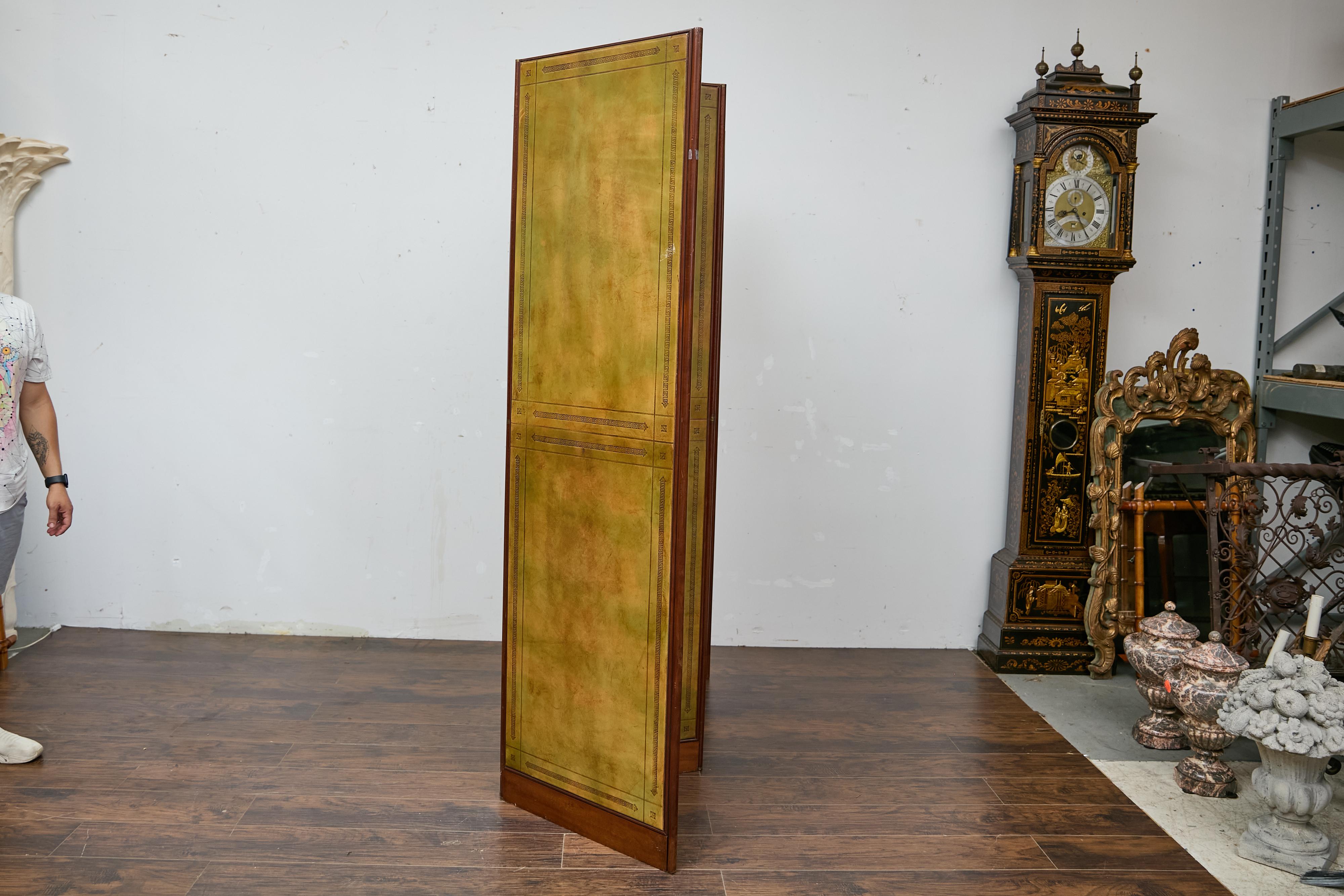 Antique English Leather Four-Panel Room Divider, Early 1900s Decorative Screen For Sale 2