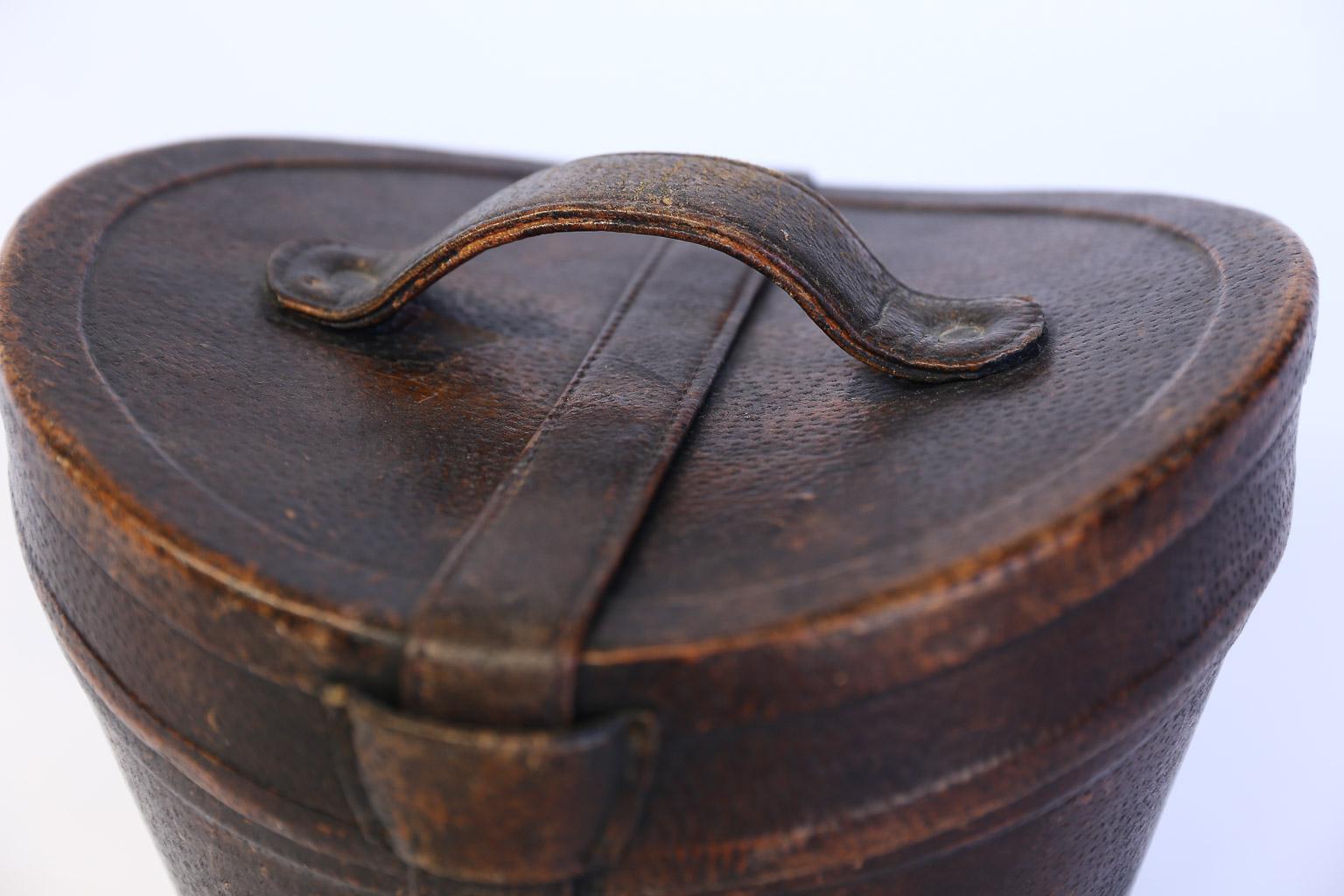 Antique English Leather Hat Box In Good Condition In Houston, TX
