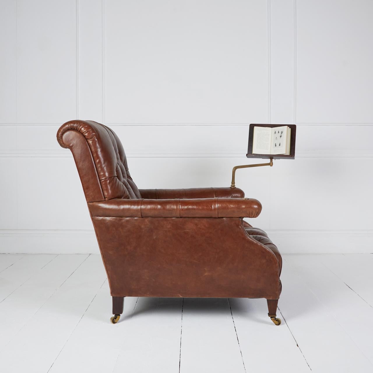 Antiker englischer Bibliothekssessel aus Leder im Angebot 6