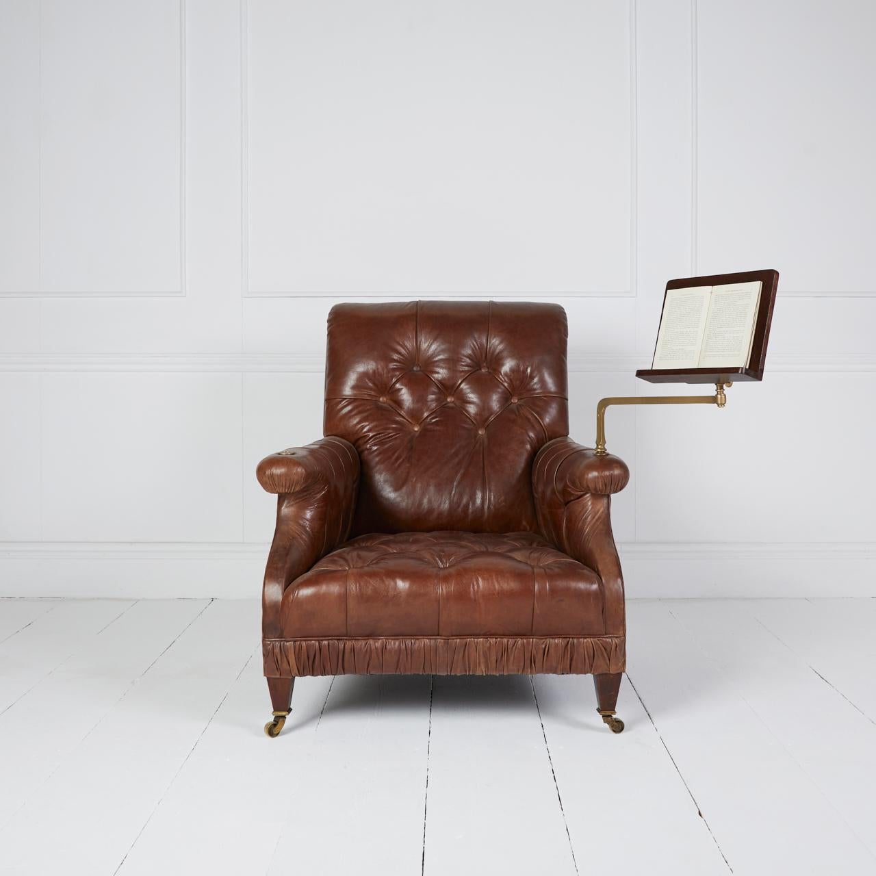 Antiker englischer Bibliothekssessel aus Leder im Angebot 7