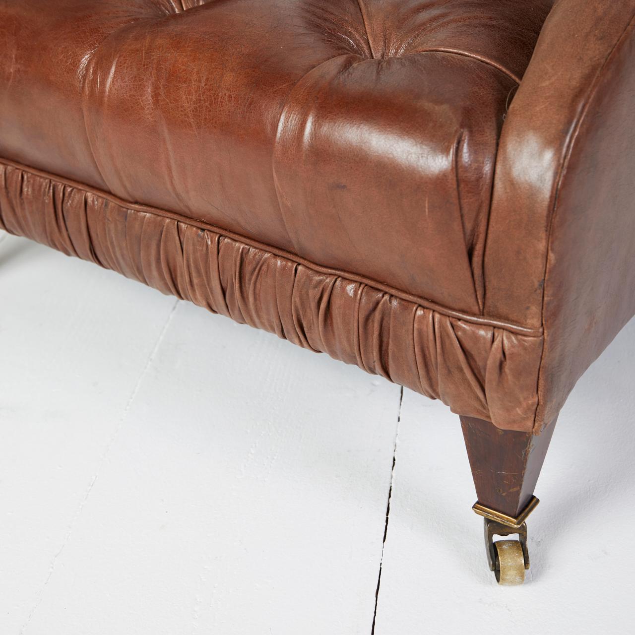 Antiker englischer Bibliothekssessel aus Leder (Buchenholz) im Angebot