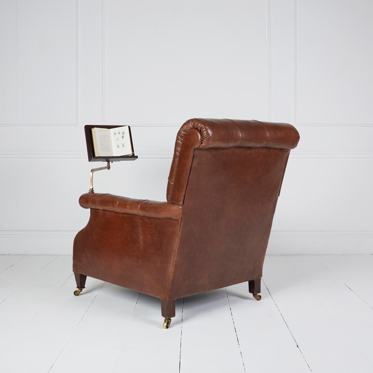 Antiker englischer Bibliothekssessel aus Leder im Angebot 3