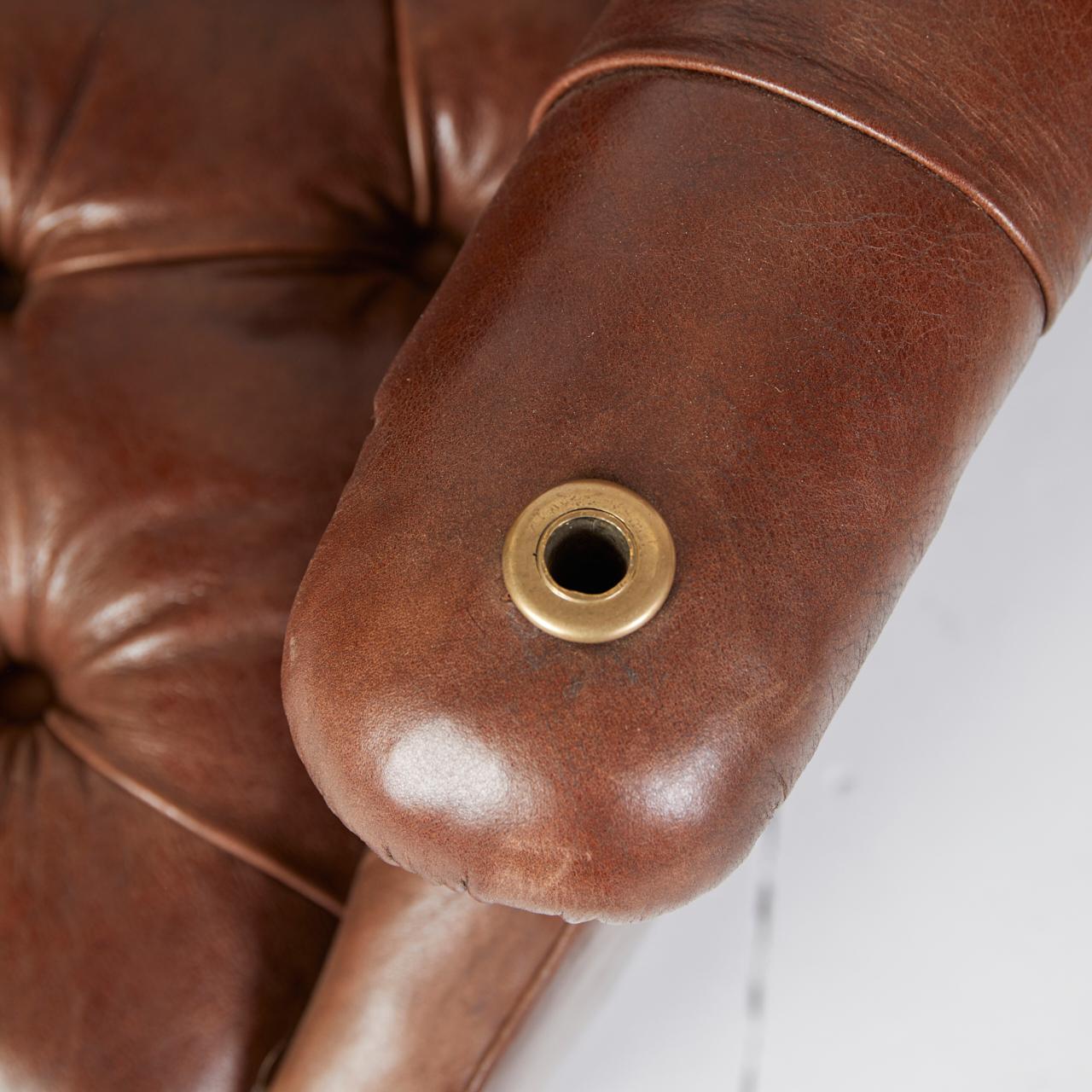 Antiker englischer Bibliothekssessel aus Leder im Angebot 4