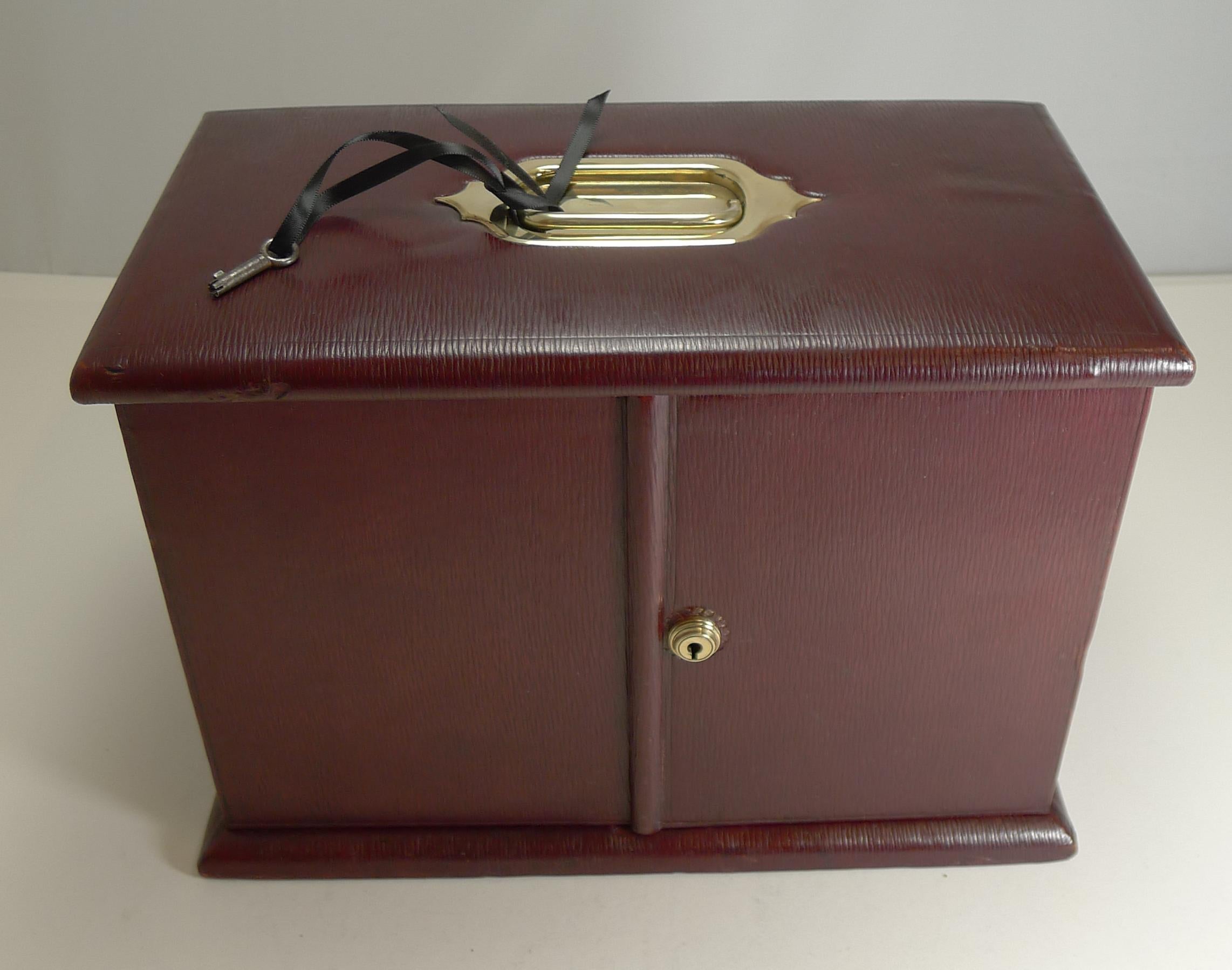 Antique English Leather Stationery Cabinet by Thornhill, Bond Street, circa 1900 5