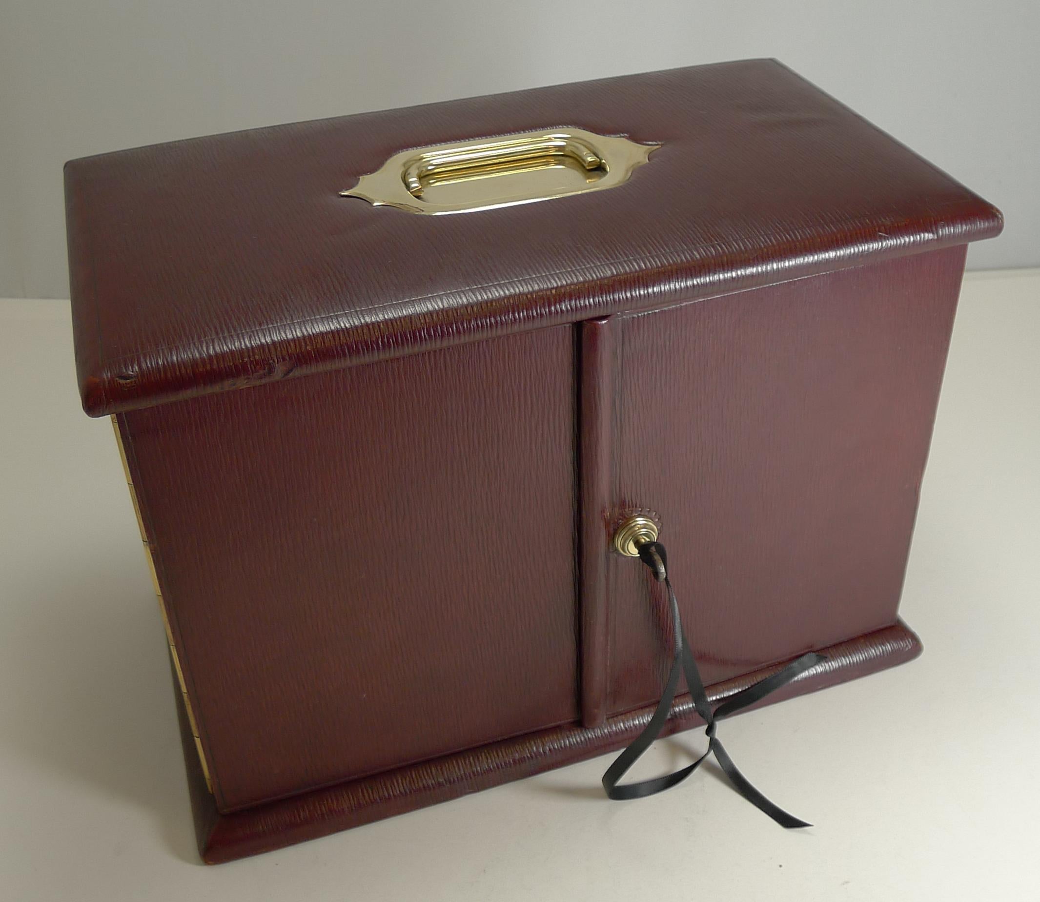 Antique English Leather Stationery Cabinet by Thornhill, Bond Street, circa 1900 3