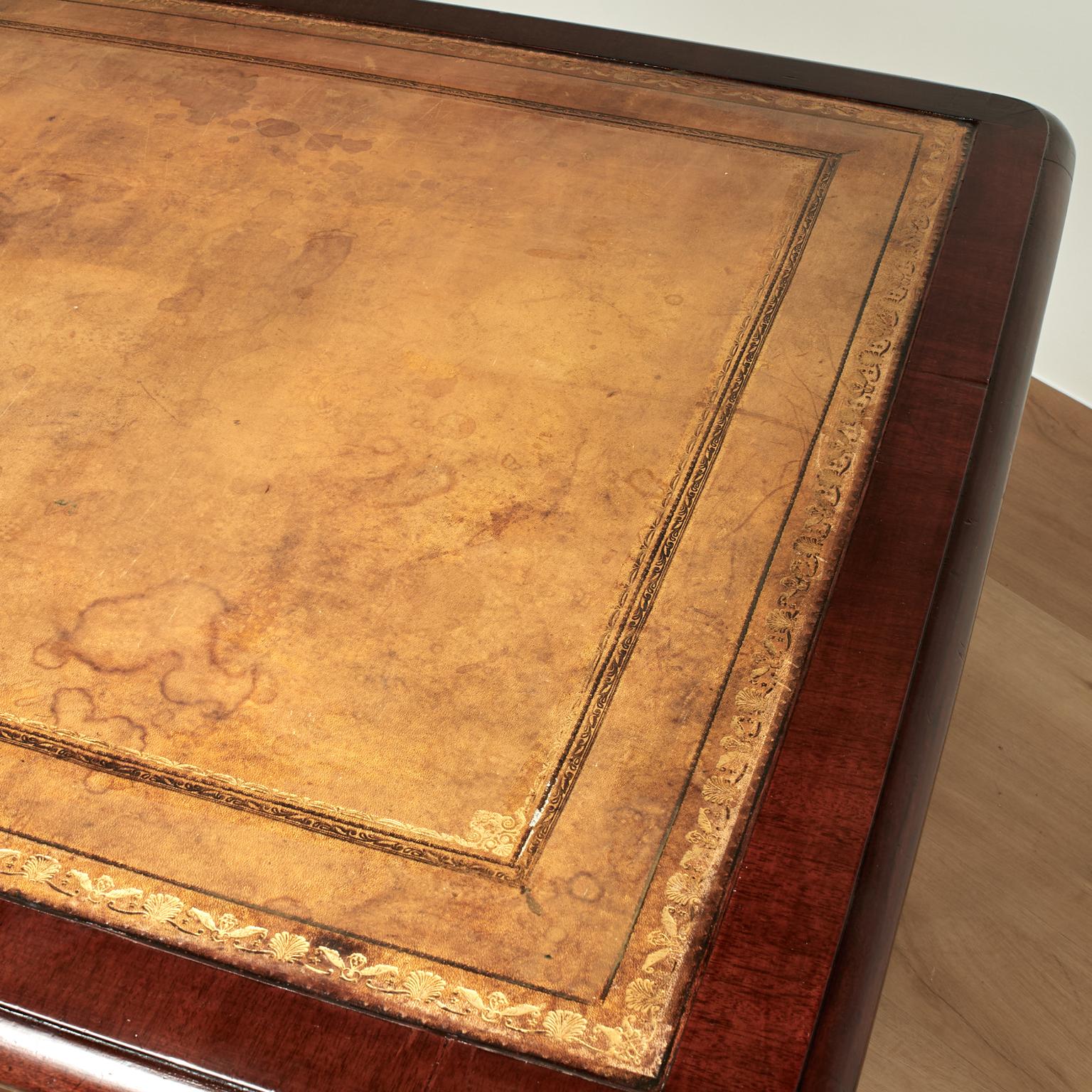Antique English Leather Top Desk or Writing Table in vendita 2