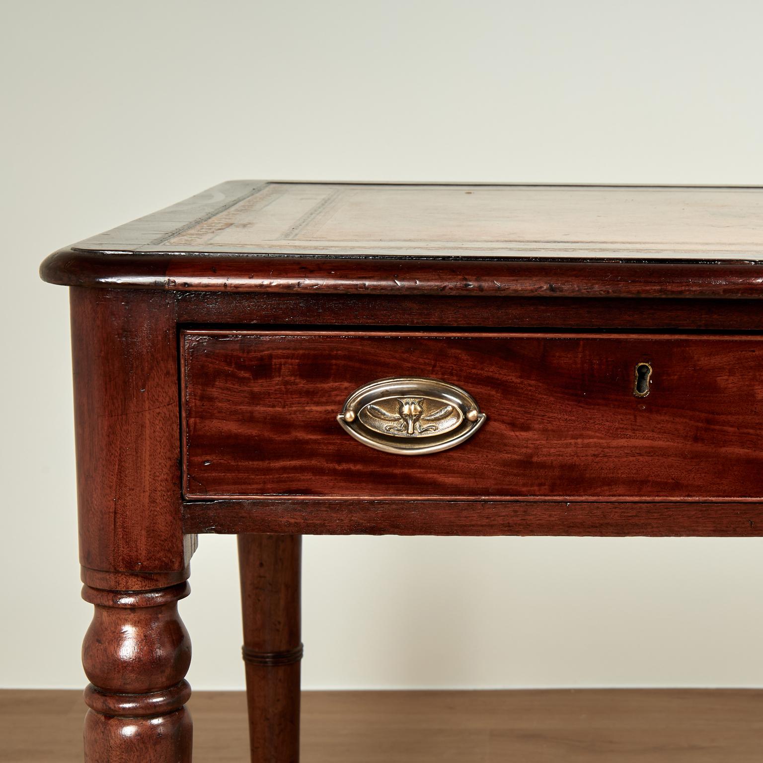 Inglese Antique English Leather Top Desk or Writing Table in vendita