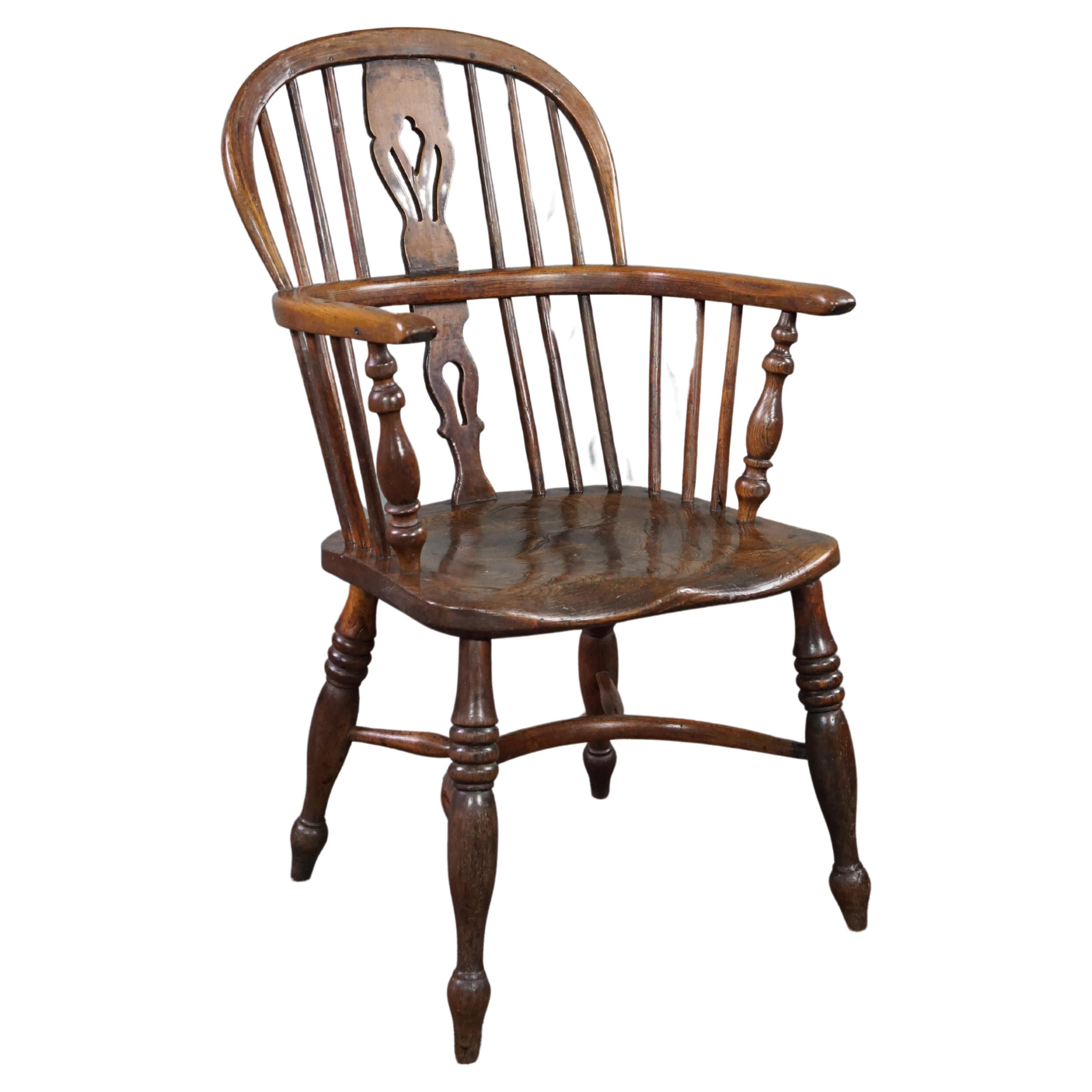 Antique English low back Windsor Armchair/armchair, 18th century