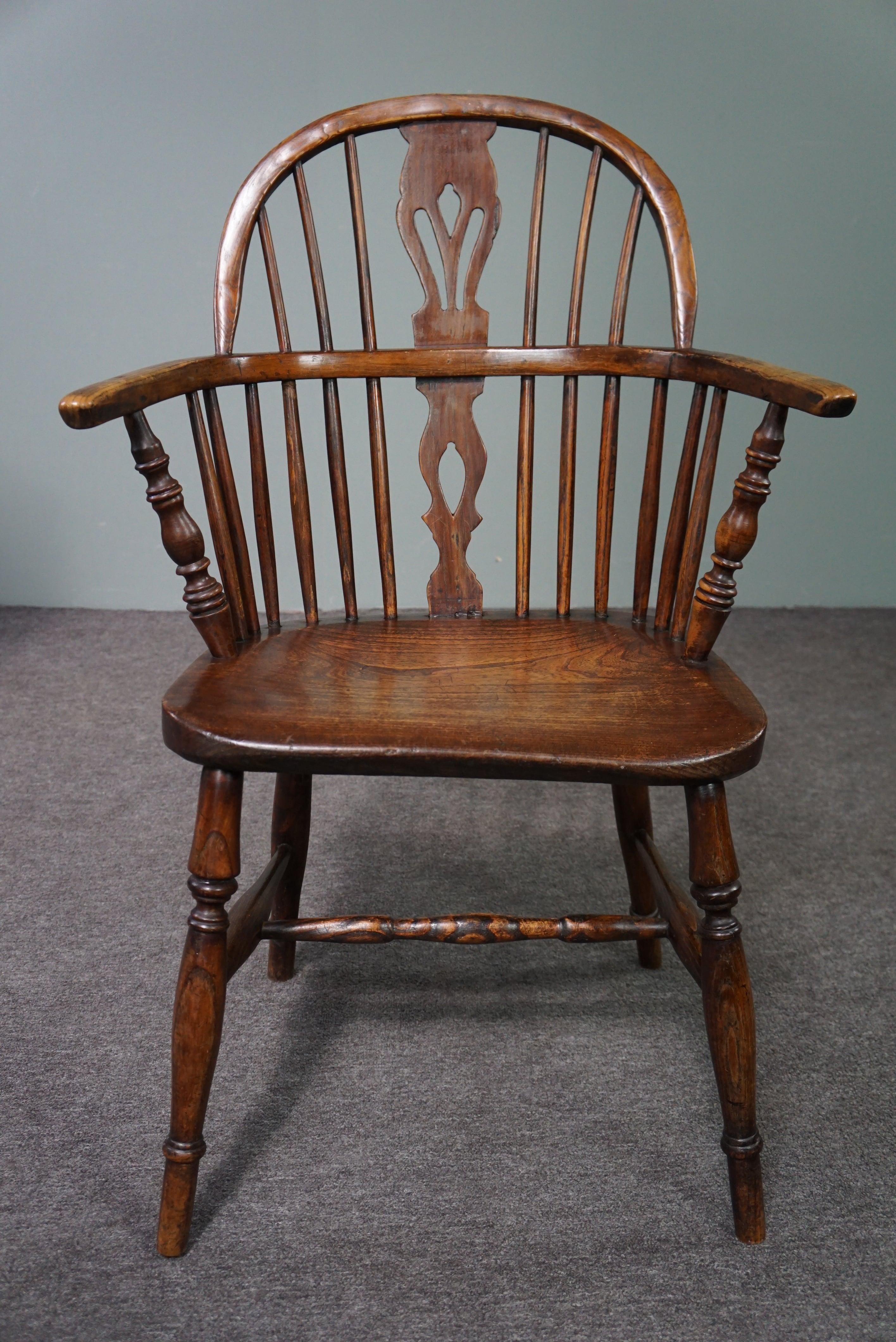 Hand-Crafted Antique English Low Back Windsor chair/armchair, 18th century For Sale