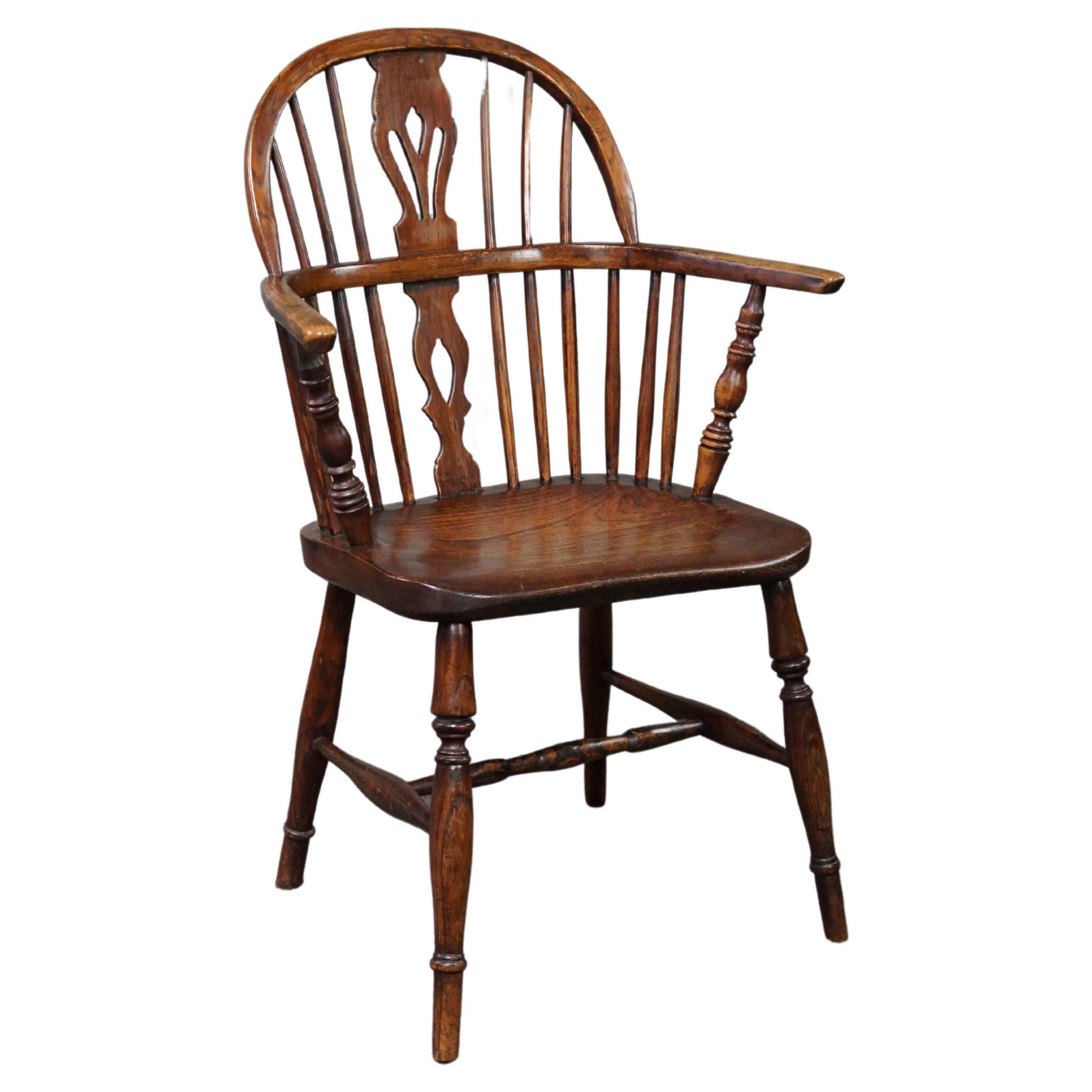 Antique English Low Back Windsor chair/armchair, 18th century For Sale